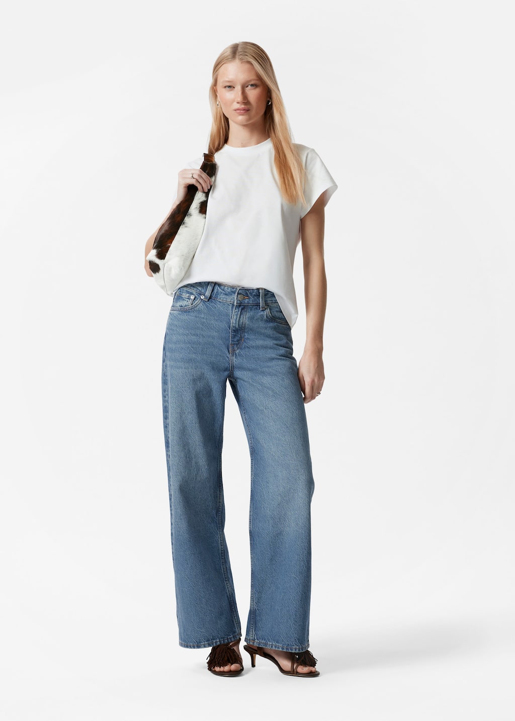 T-shirt med rund halsringning – Svart – lookbook