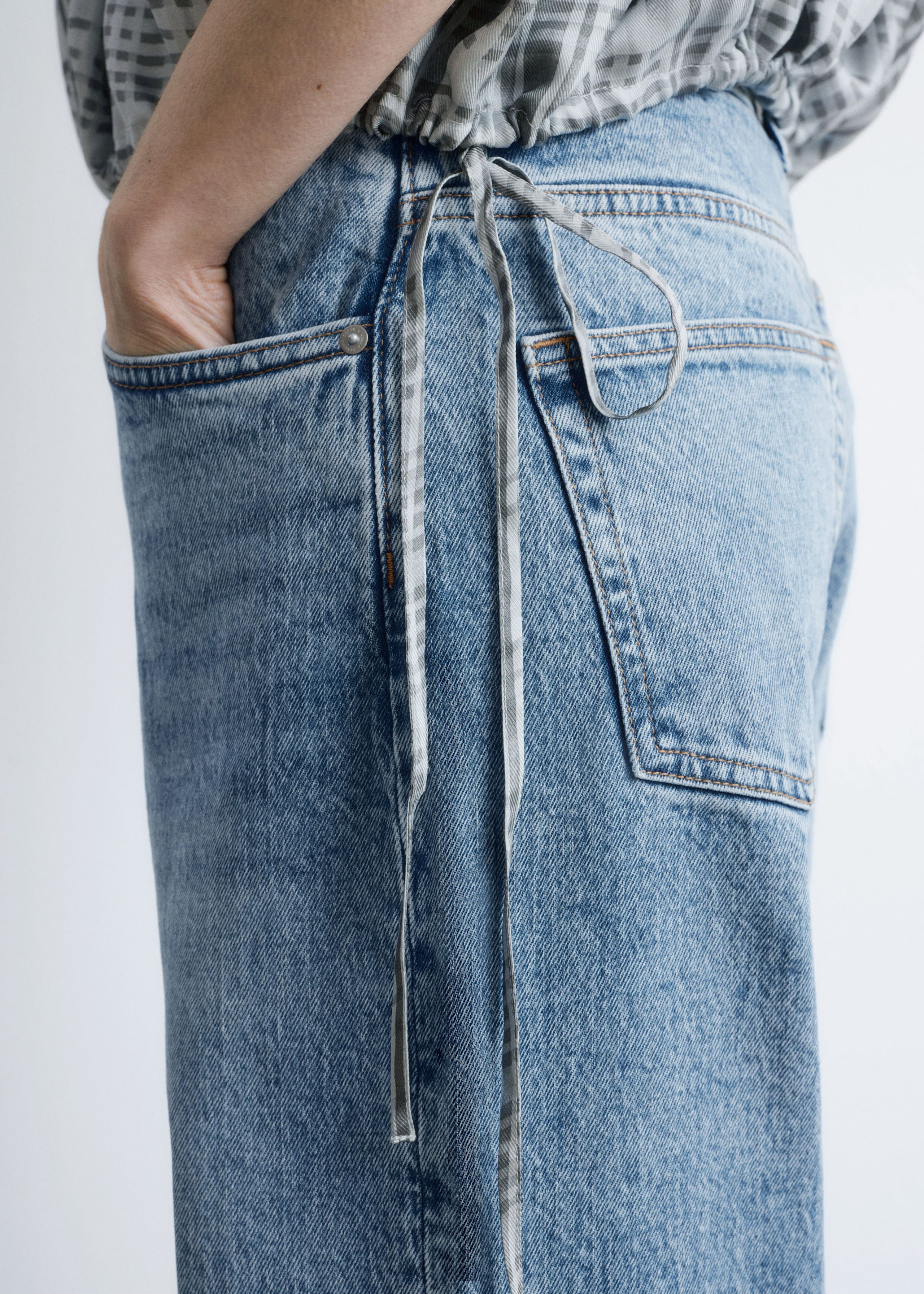 Image of Jeans mit weitem Bein