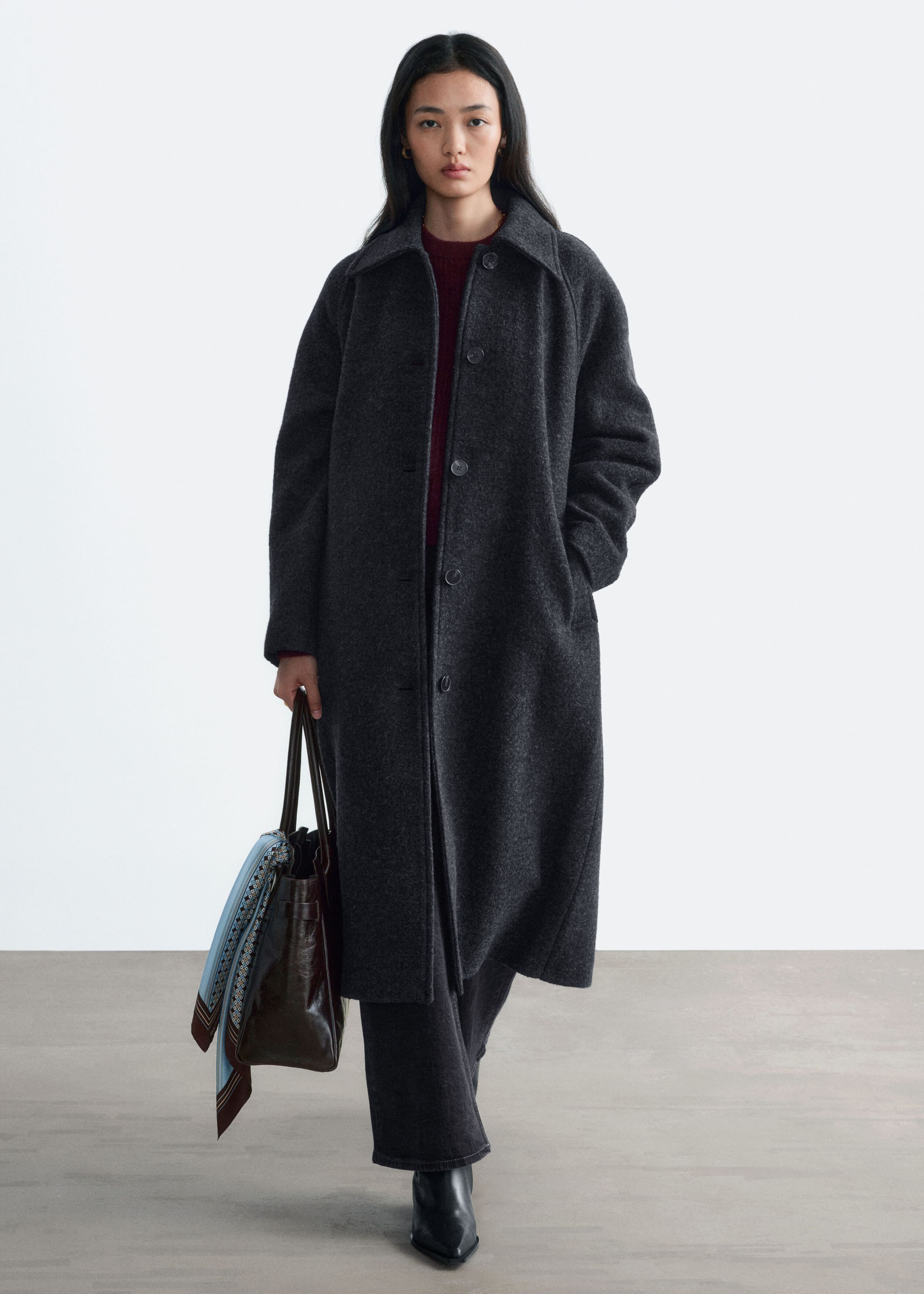 Jas van boucléwol - Donkerbruin - Lookbook