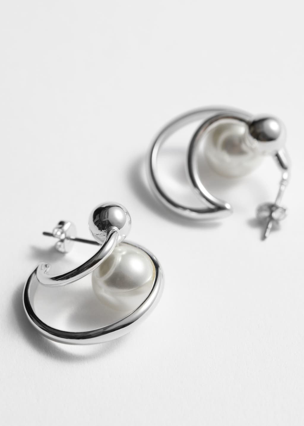 Double Hoop Earrings - {{variantName}} - Descriptive Detail