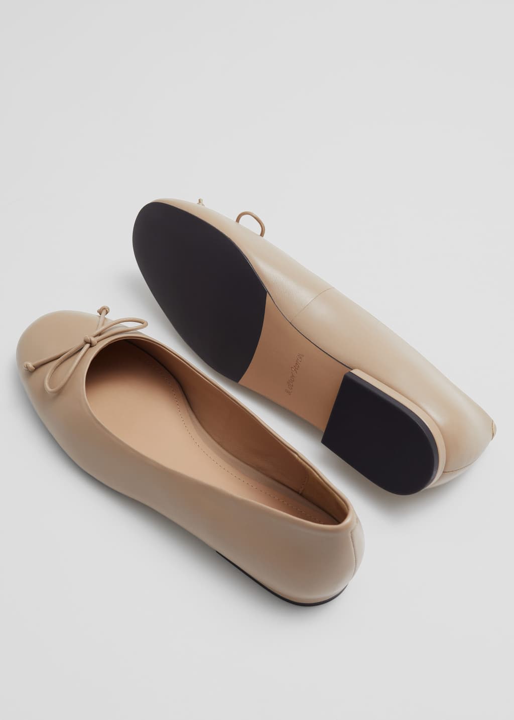 Ballerines en cuir - {{variantName}} - Descriptive Detail