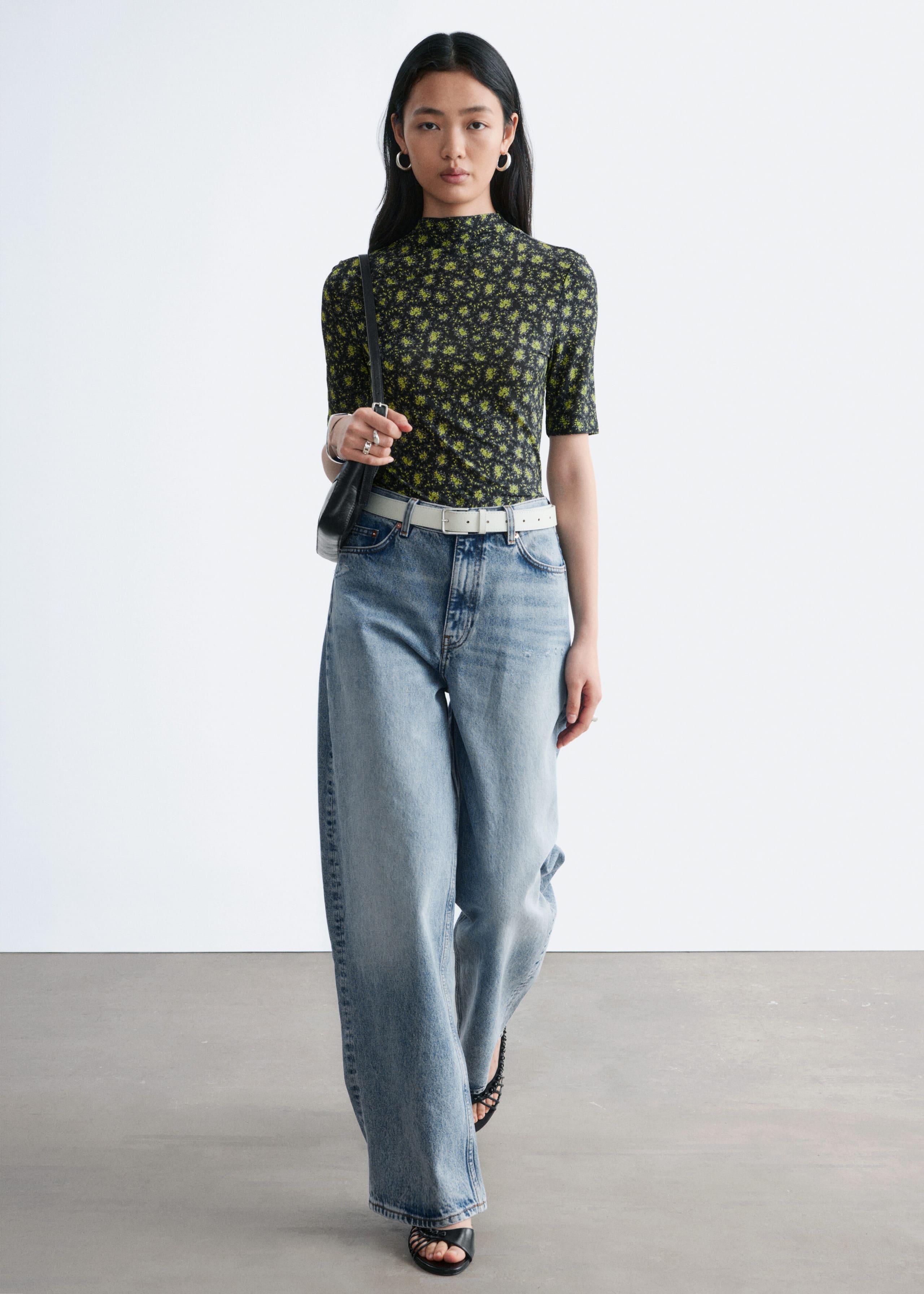 Short-Sleeve Mock-Neck Top - Black/Green Floral print - Still Life