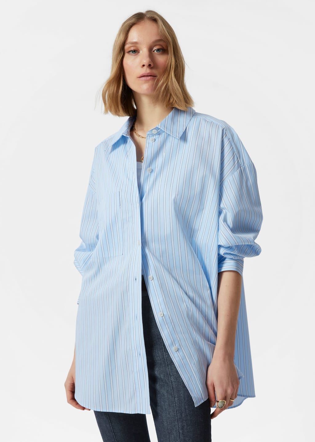 Koszula oversize – Jasnoniebieskie paski – Lookbook