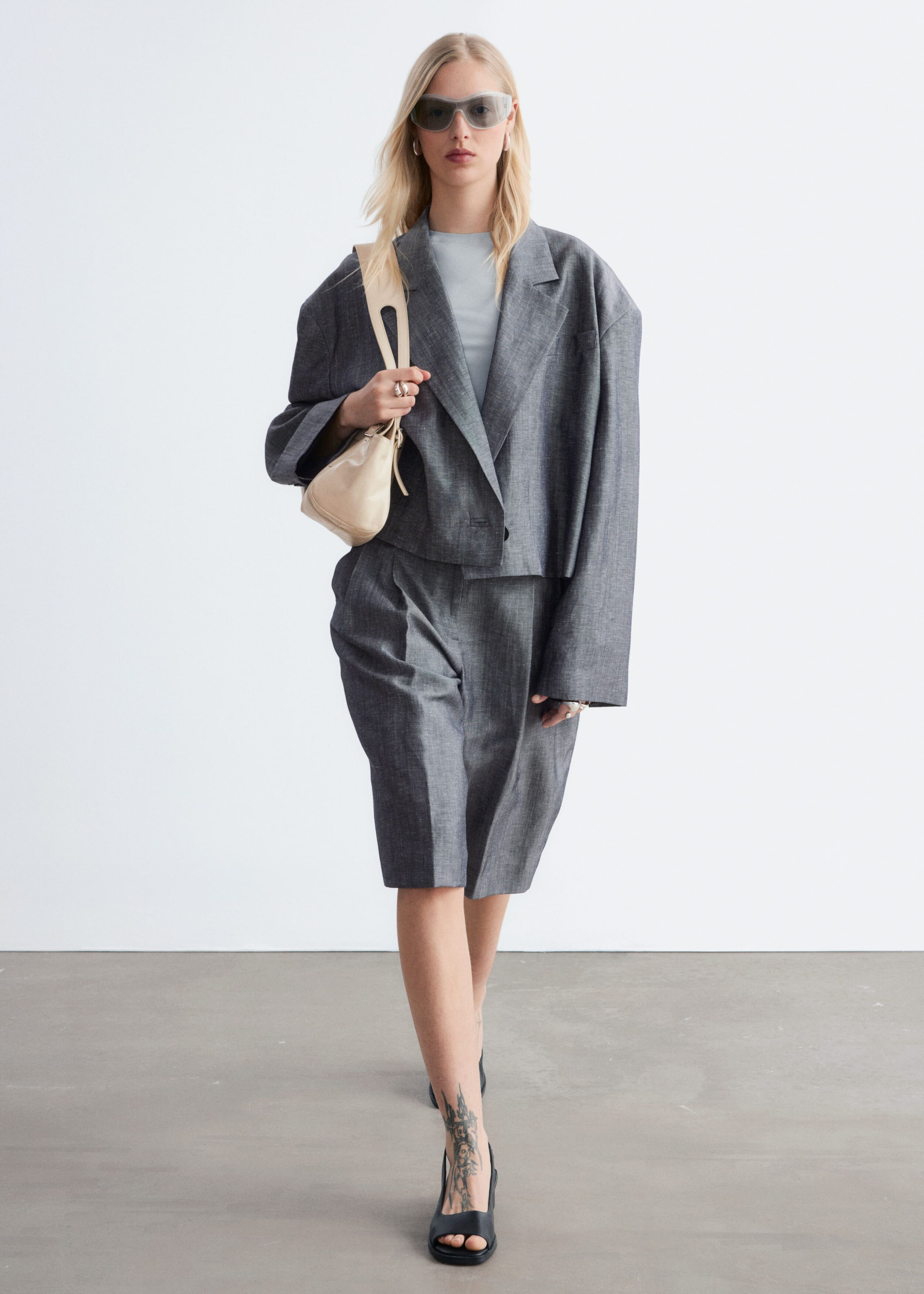 Image of Blazer cropped in lana e lino