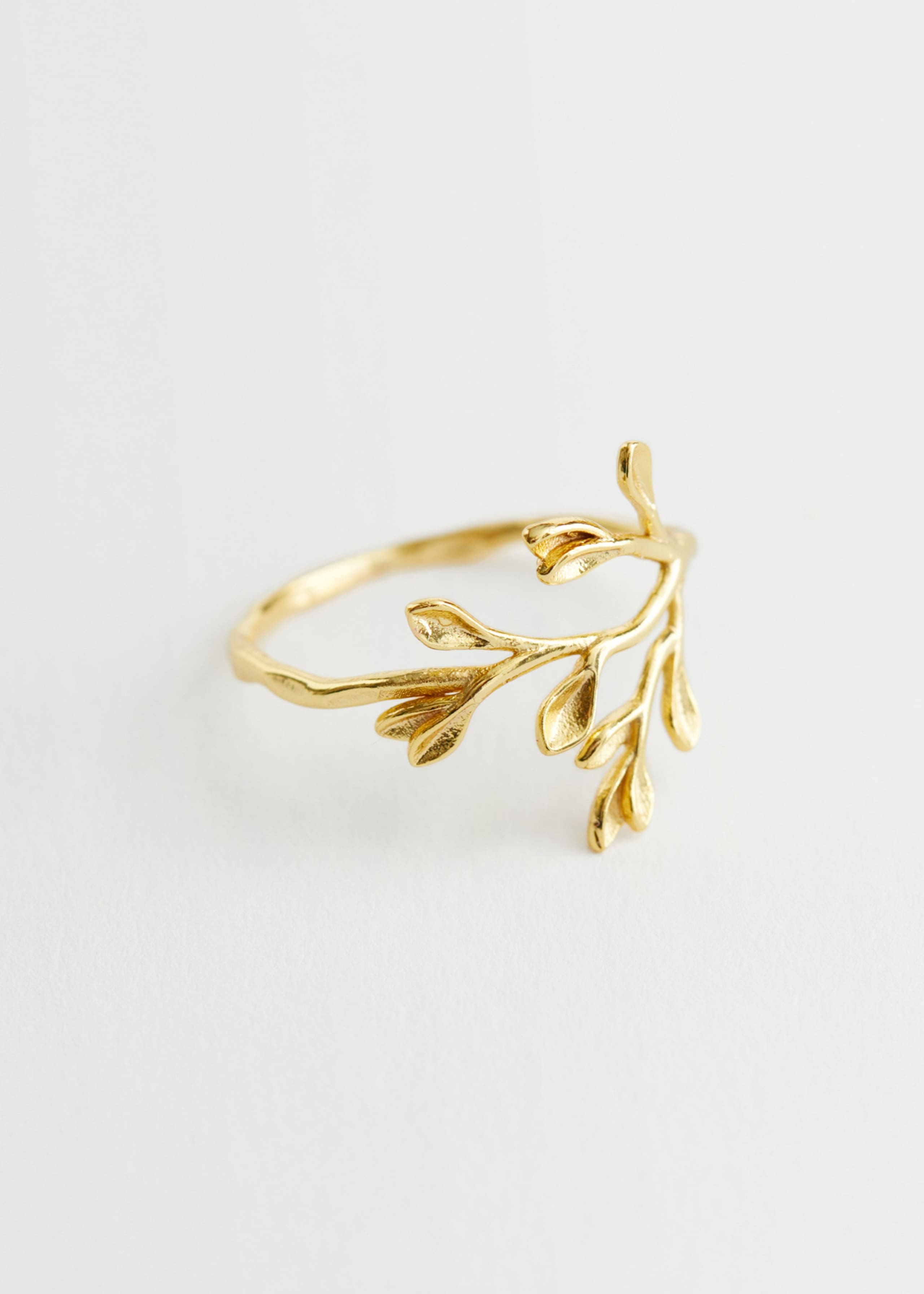 Organischer Ring mit Kletterpflanzendesign - Gold - Stillleben