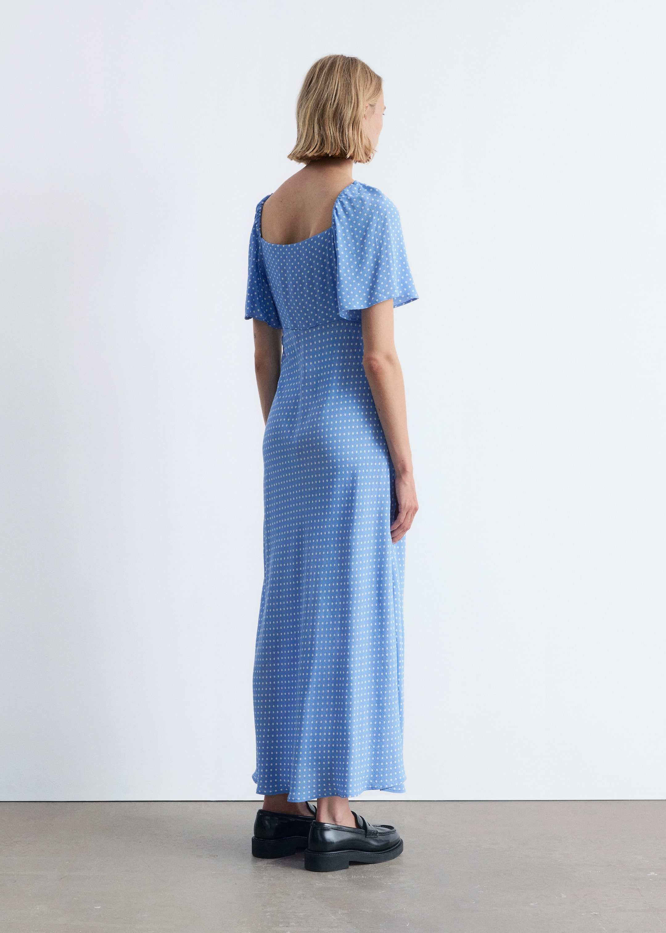 Größeres Bild anzeigen: Midikleid mit Volantärmeln - Hellblau mit Polka-Dots - Ladies | H&M AT 4
