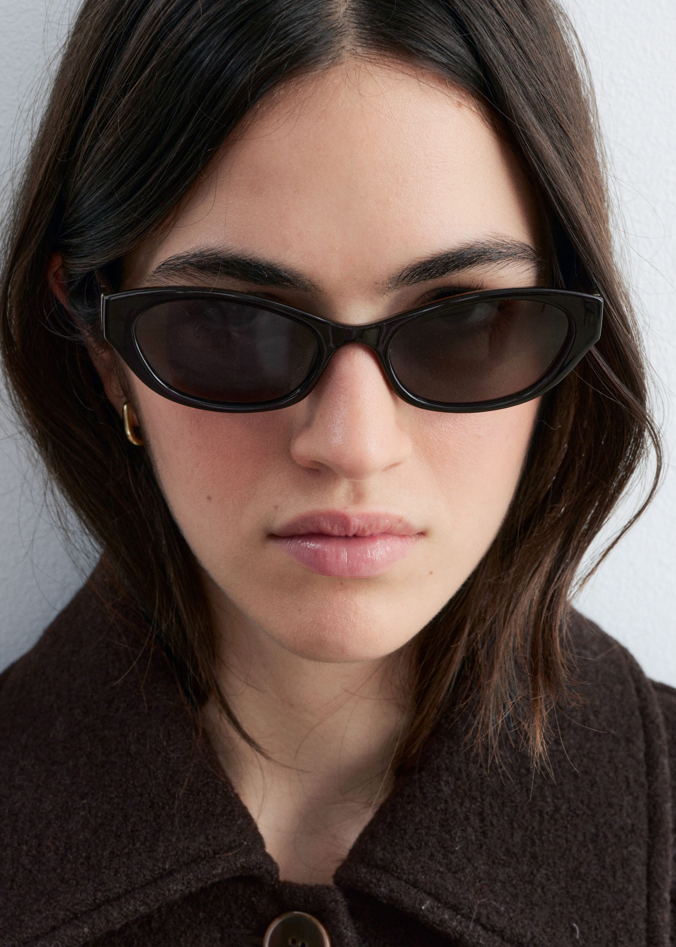 Oval Frame Sunglasses - Beige/Tortoiseshell - Lookbook
