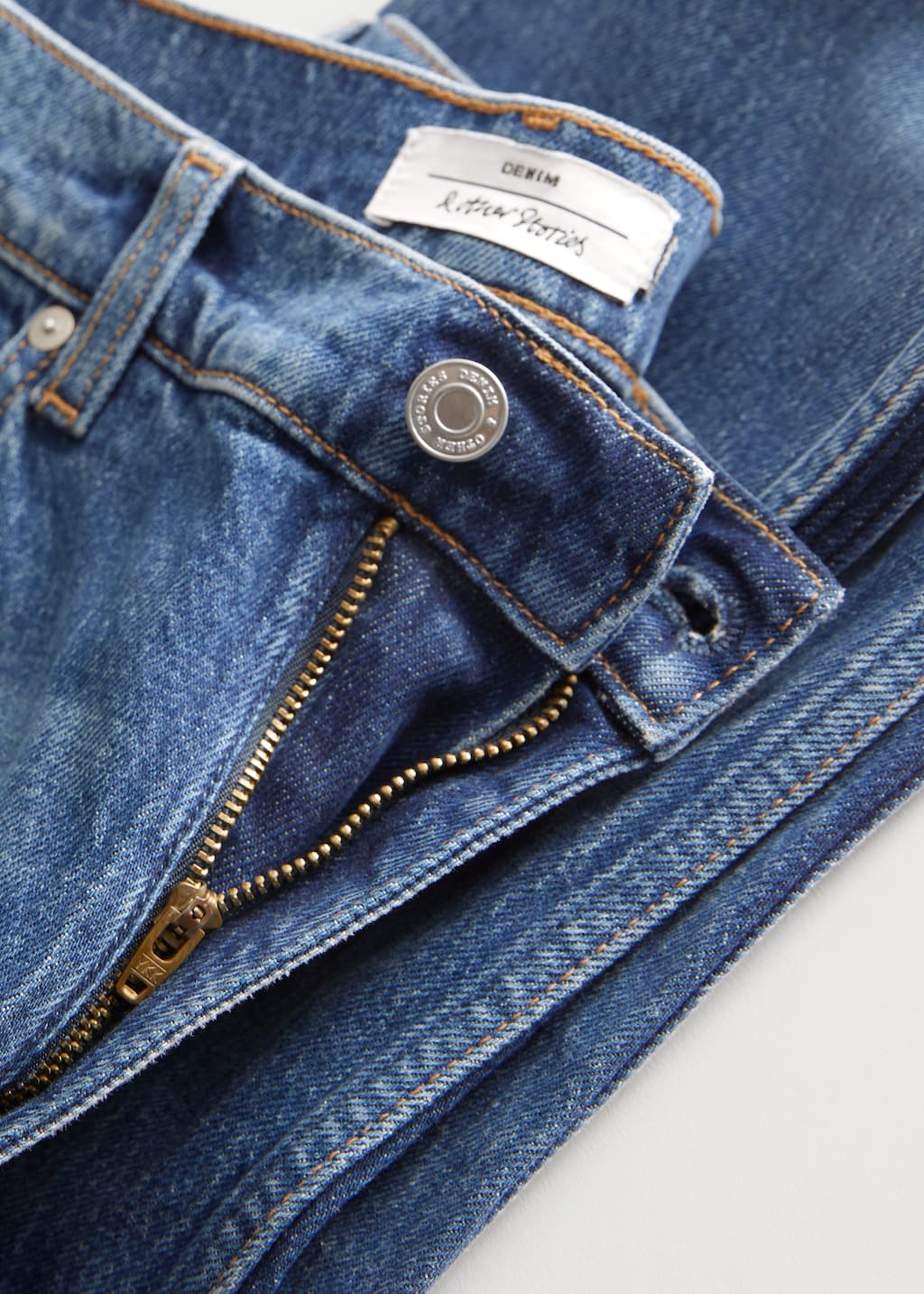 Slim Jeans - {{variantName}} - Descriptive Detail