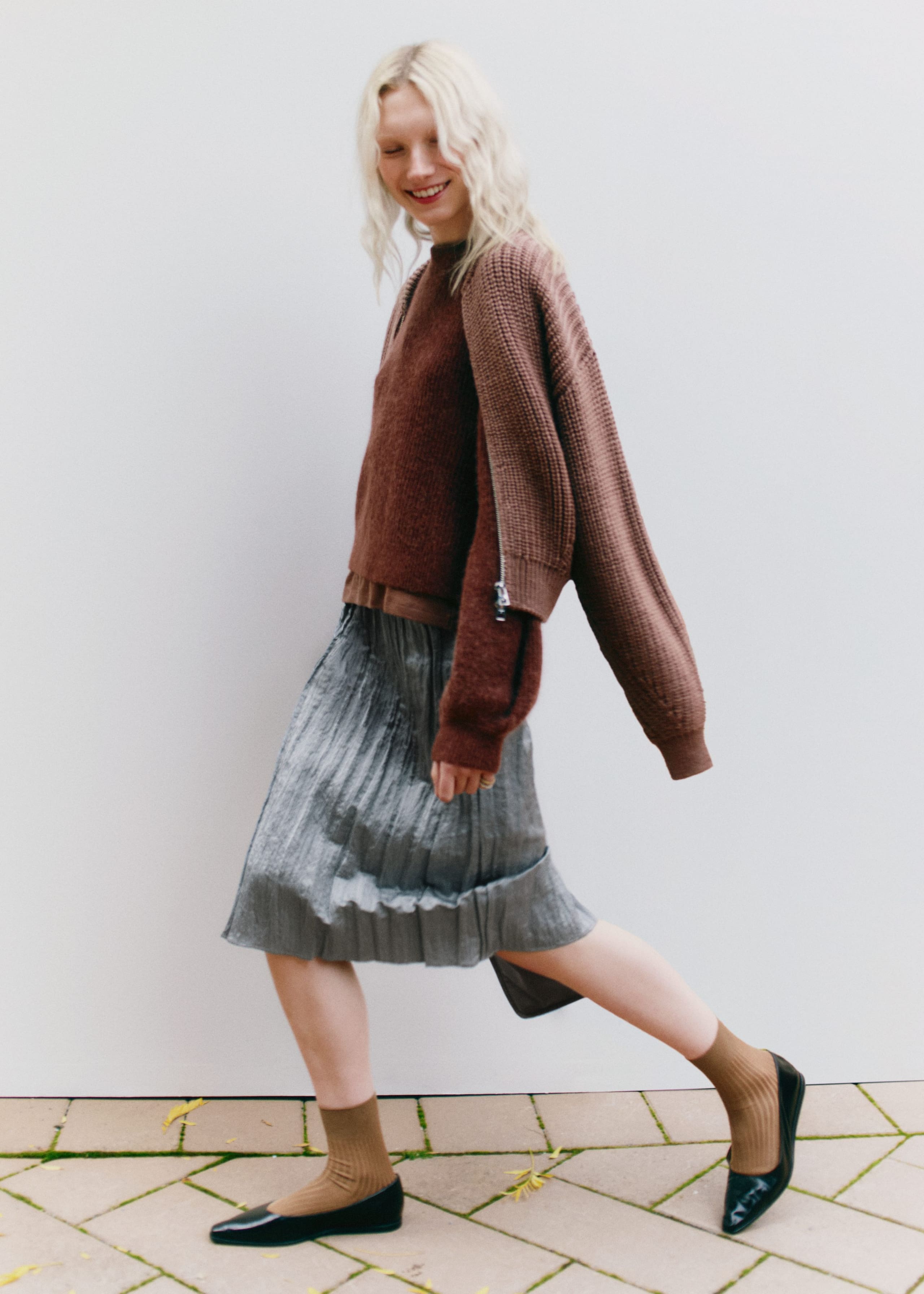 Image of Jupe longueur genou en crêpe