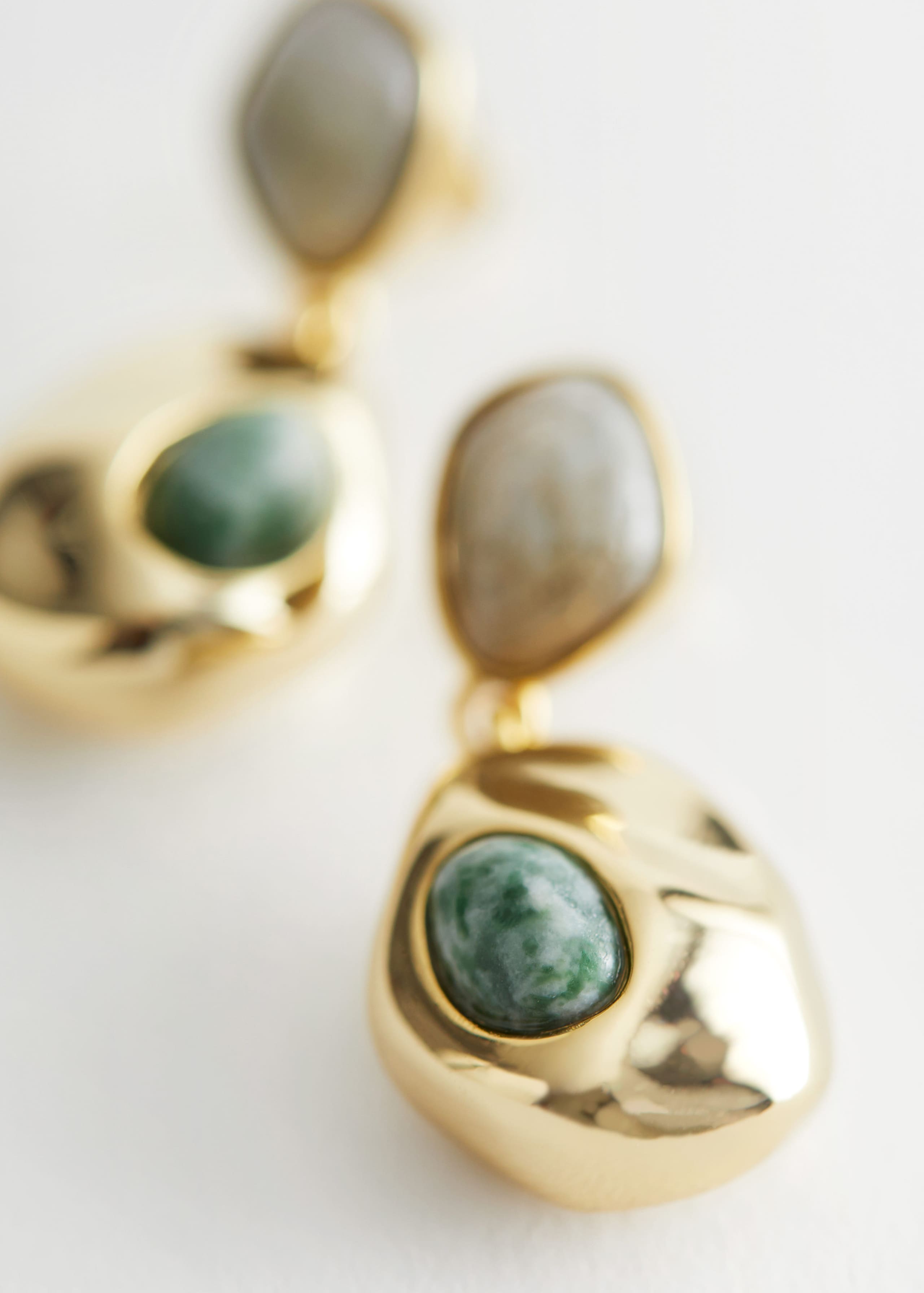 Stone Pendant Earrings - {{variantName}} - Descriptive Detail