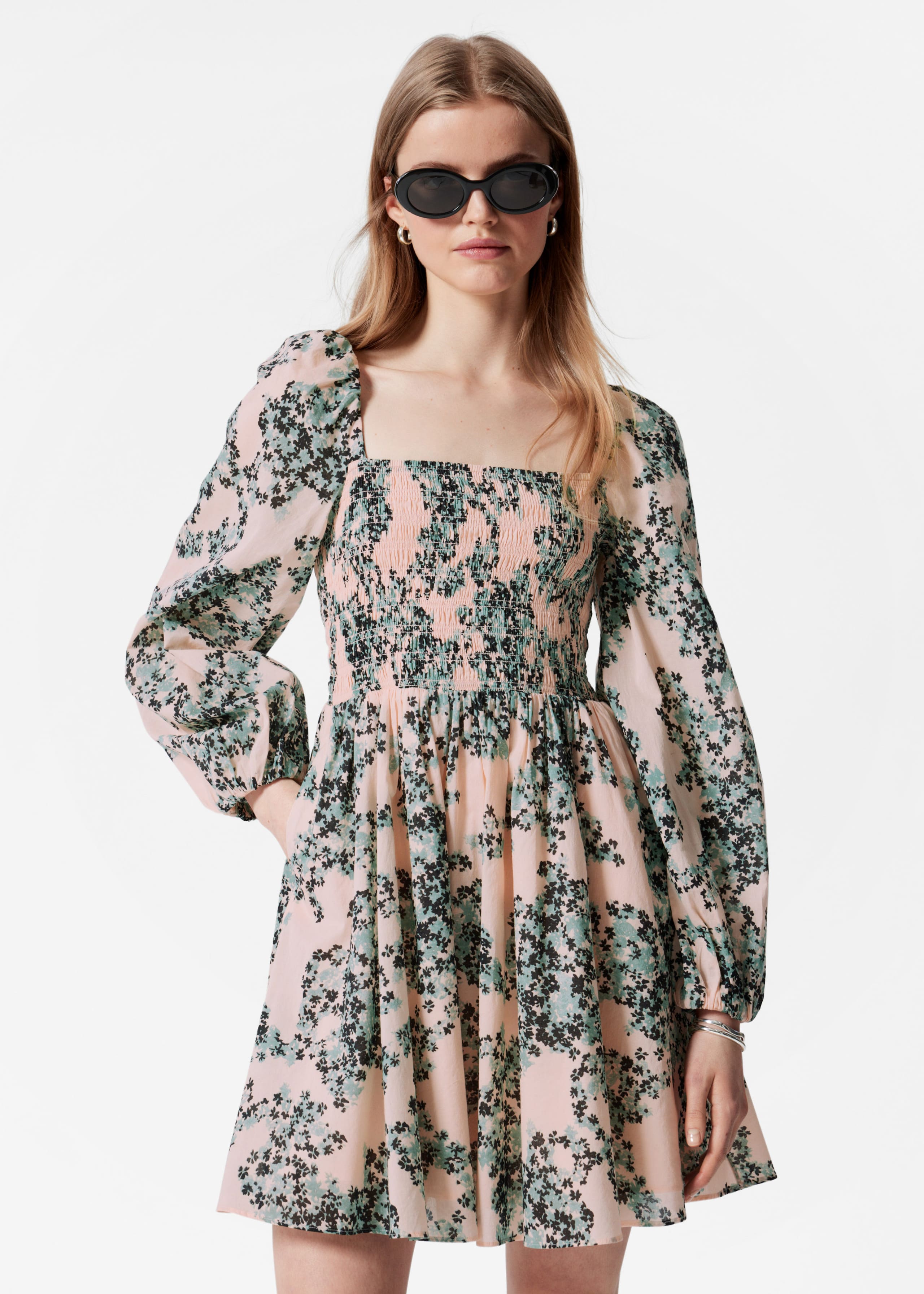 Minivestido estilo babydoll - Floral beige/azul - Lookbook