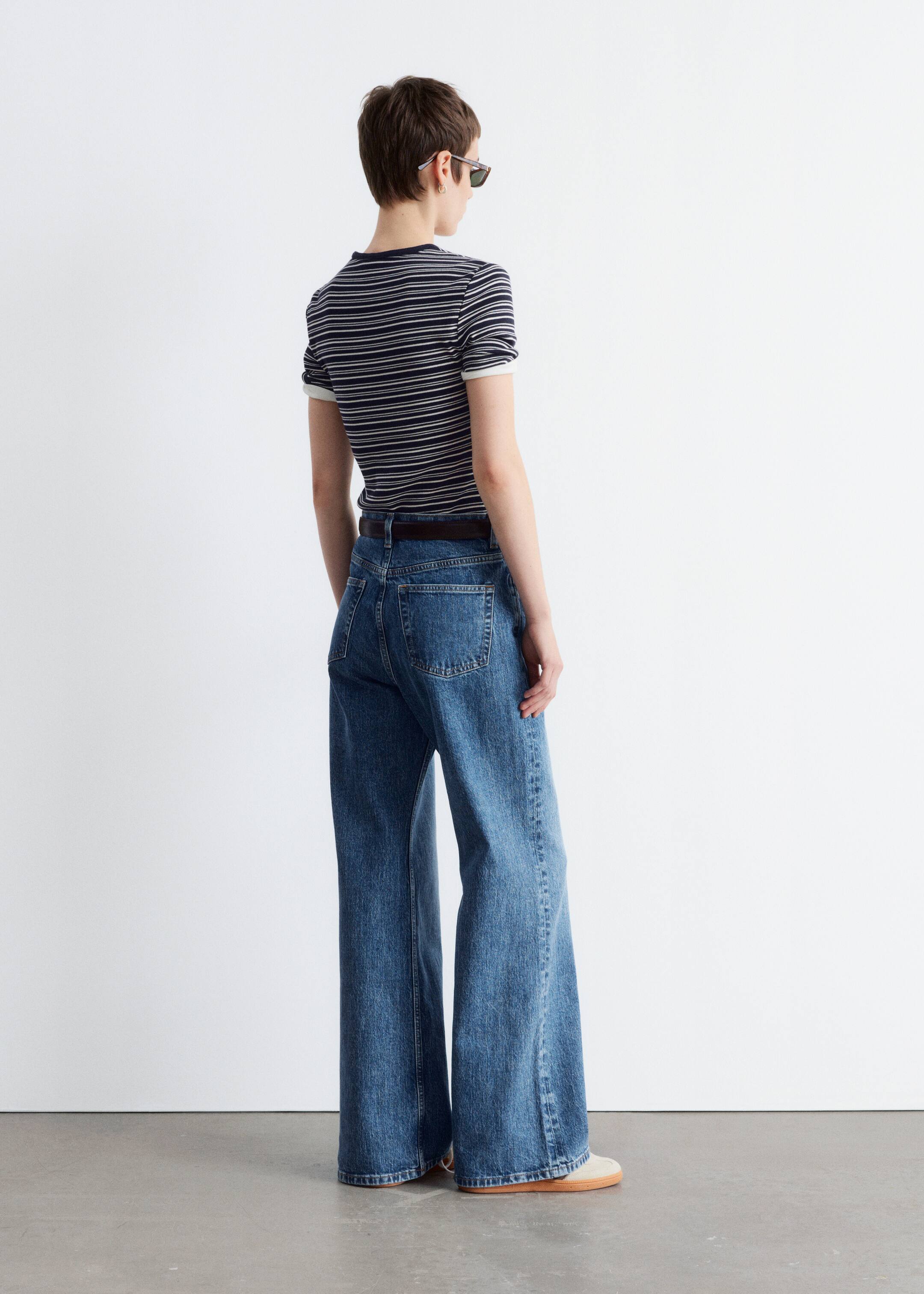 Agrandir l'image: T-shirt côtelé - Rayures bleu foncé / blanches - FEMME | H&M CH 6