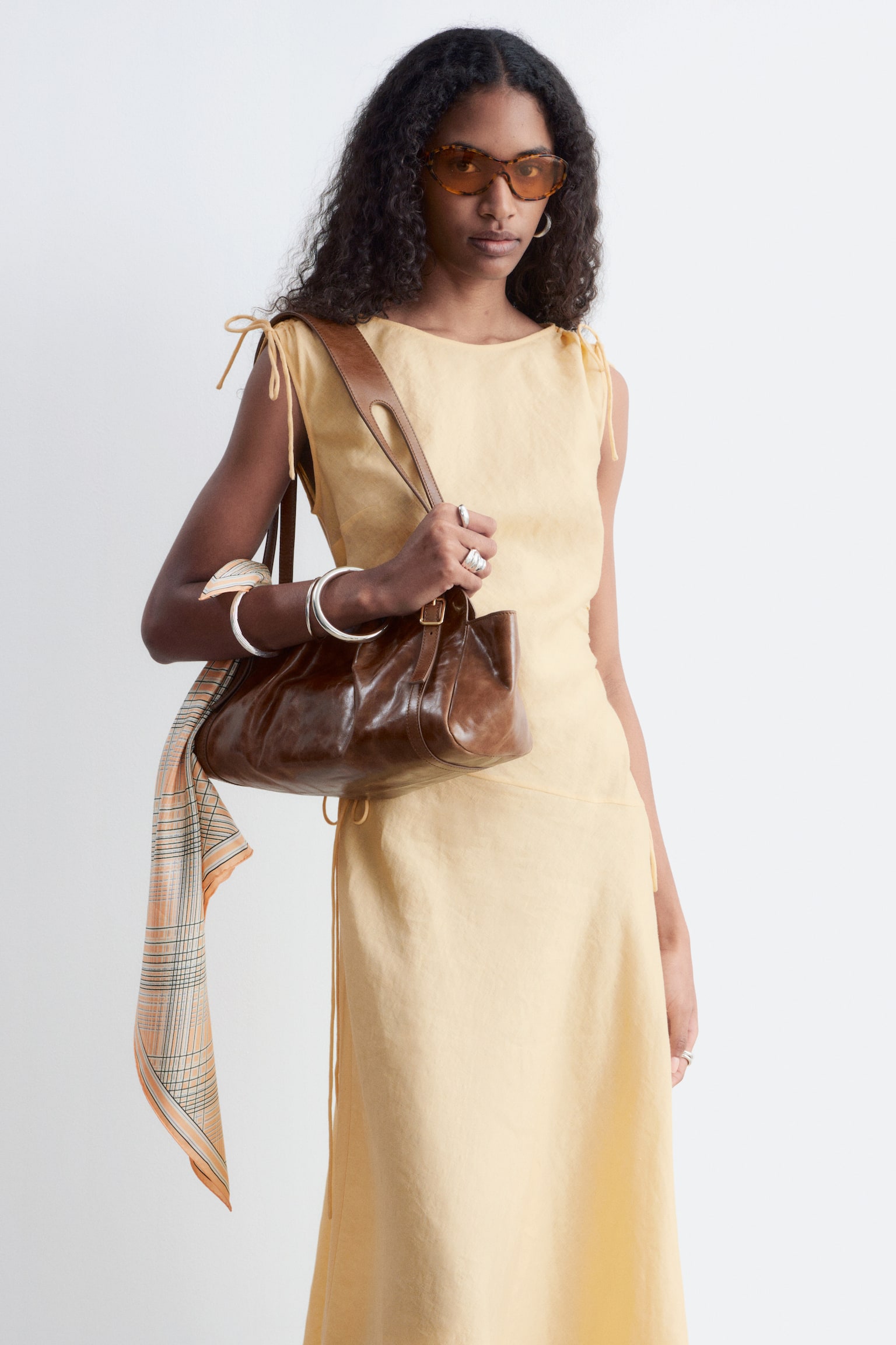 Ausgestelltes Midikleid aus Leinen - 5