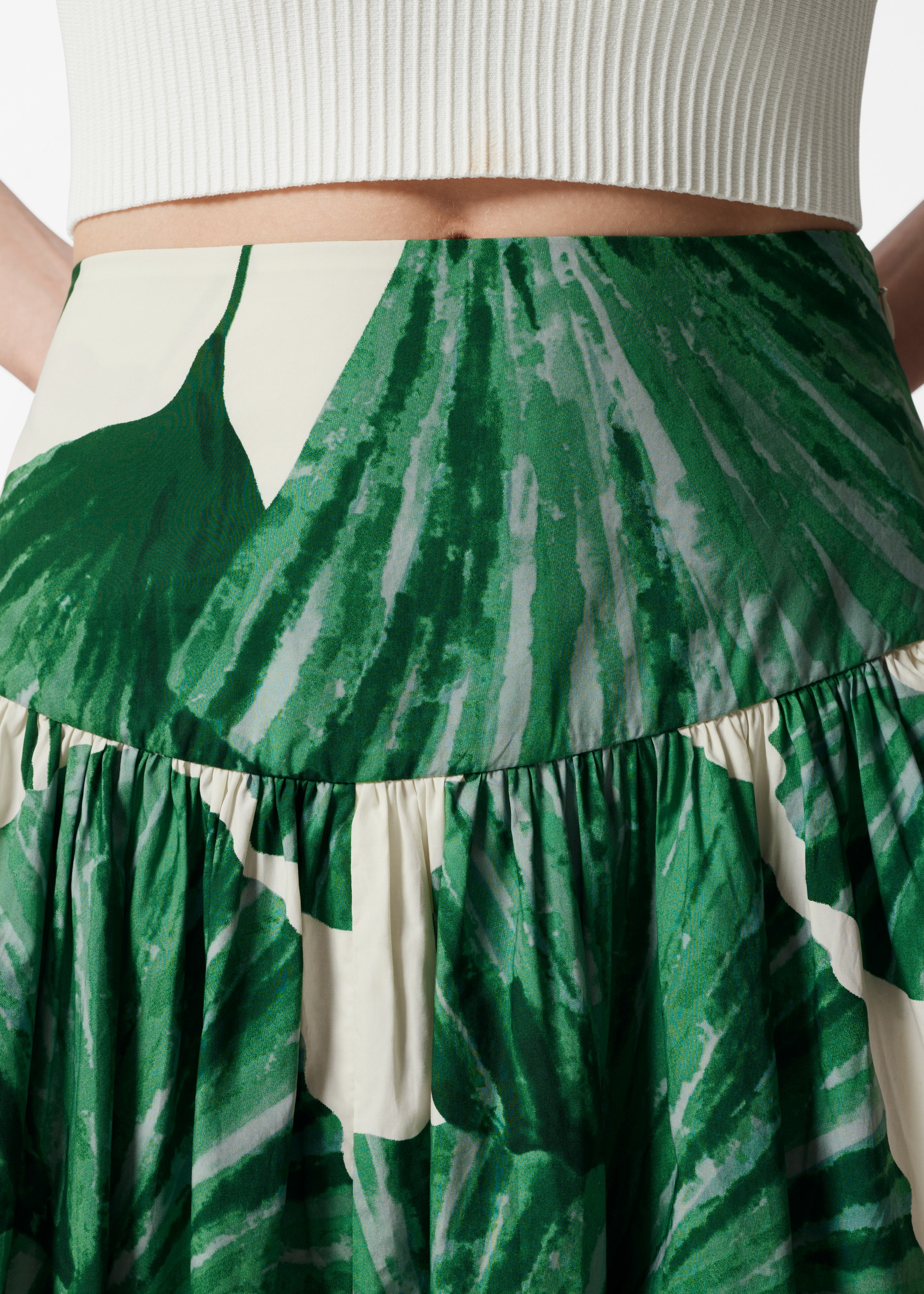 Größeres Bild anzeigen: Midirock in A-Linie - Grün/Weiß - Ladies | H&M AT 2