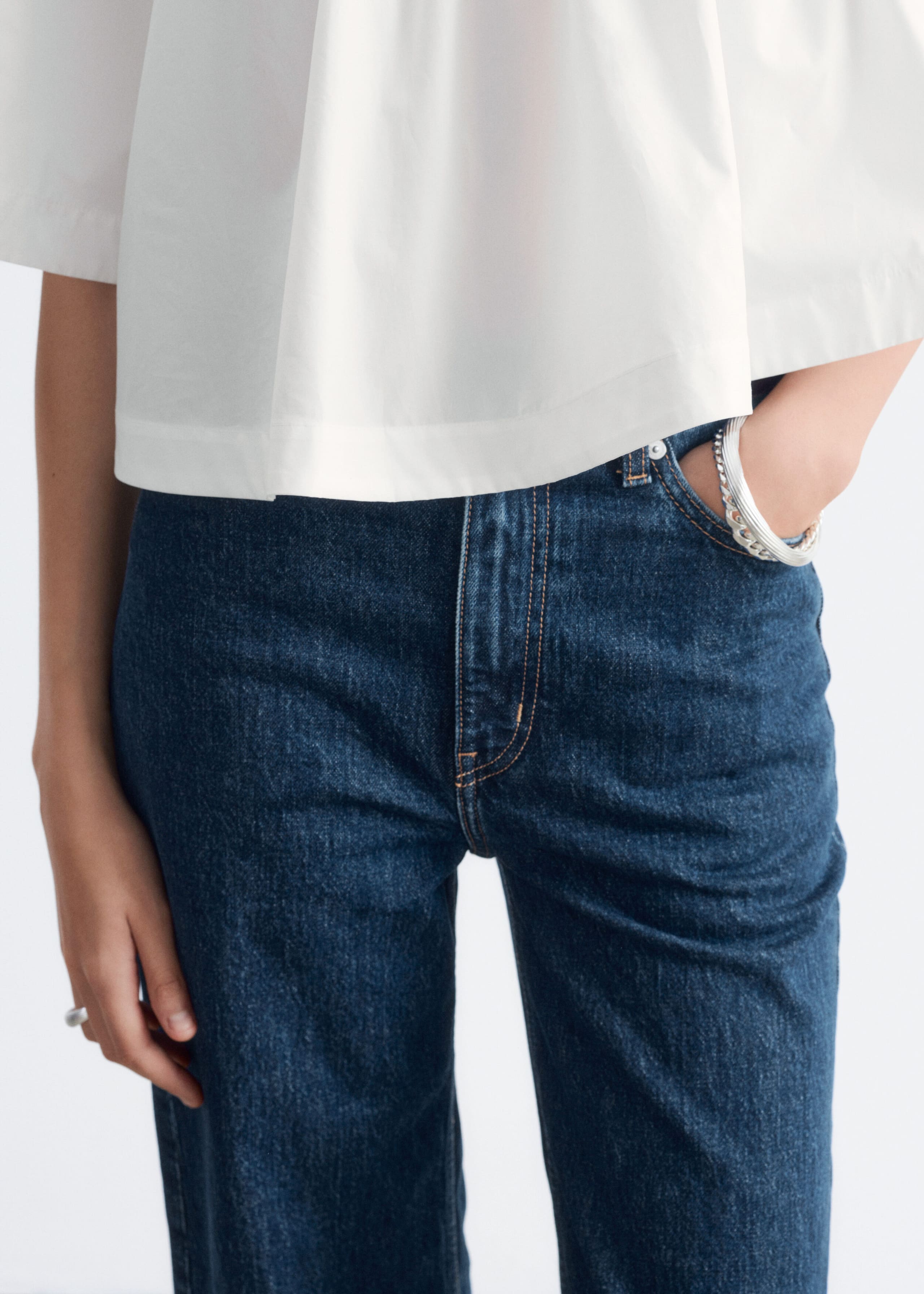 Croppade jeans med vida ben – Mellanblå – stilleben