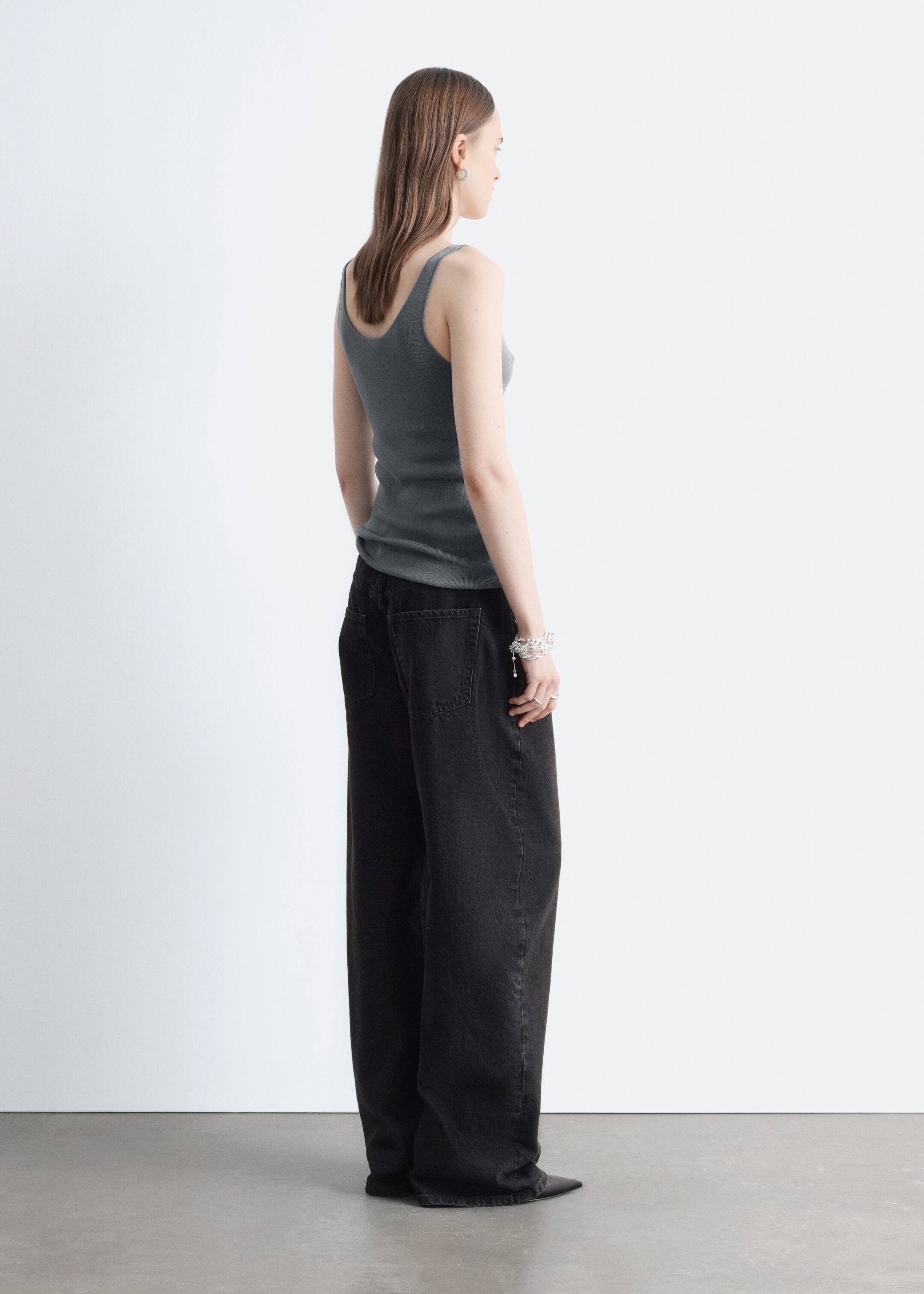 Zobacz większy obraz: Top z okrągłym dekoltem - Ciemnoszary - ONA | H&M PL 6