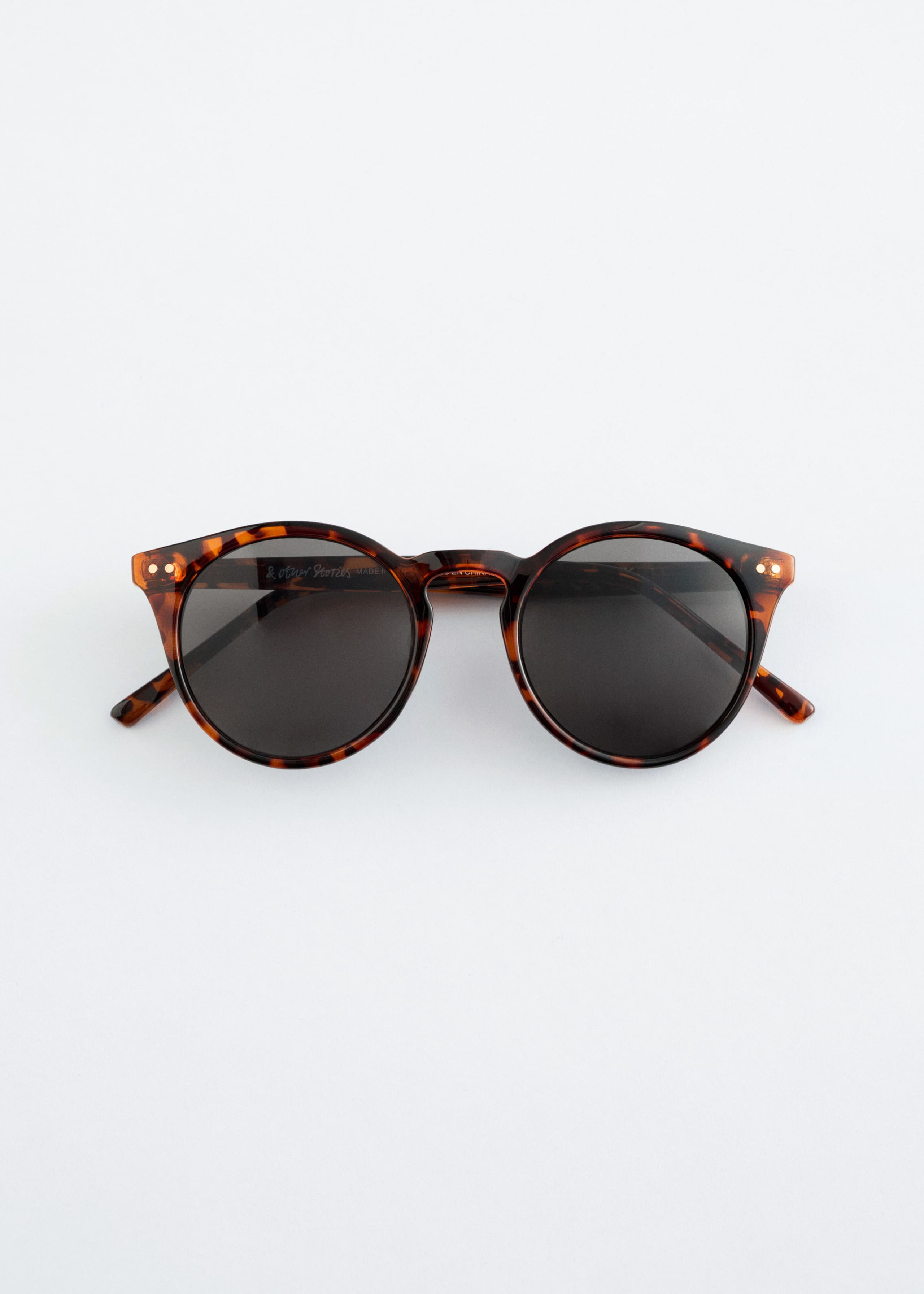 Image of Klassiska solglasögon med runda bågar