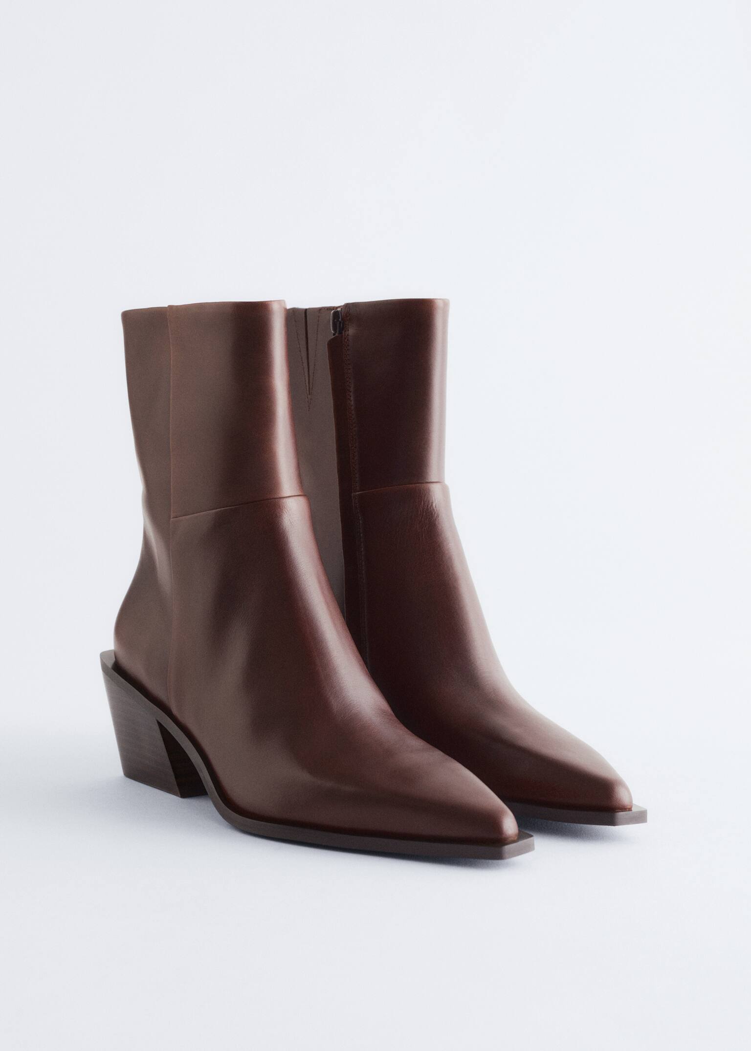Sleek Leather Cowboy Boots - Brown/Černá - 3