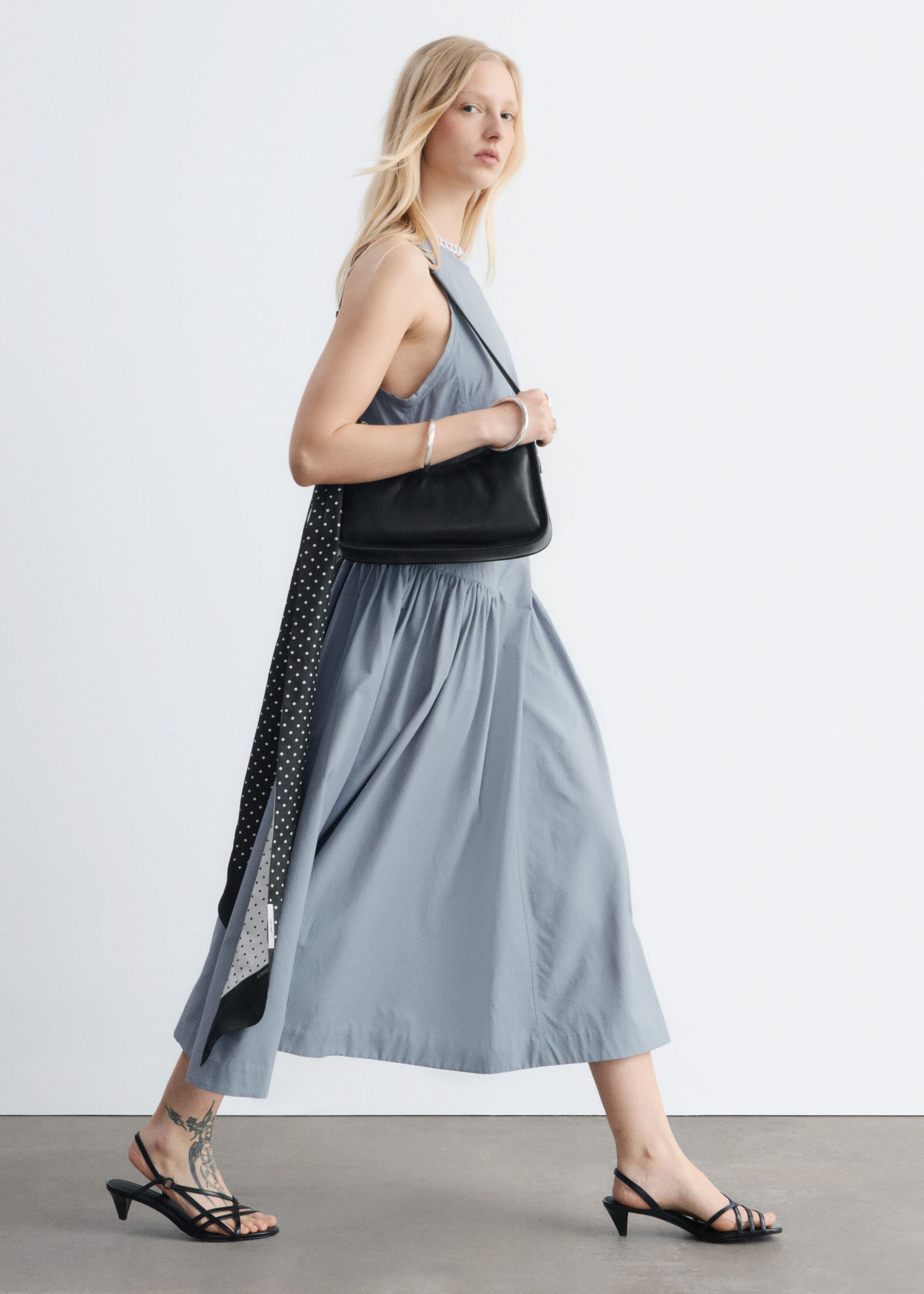 Image of Vestido midi acampanado