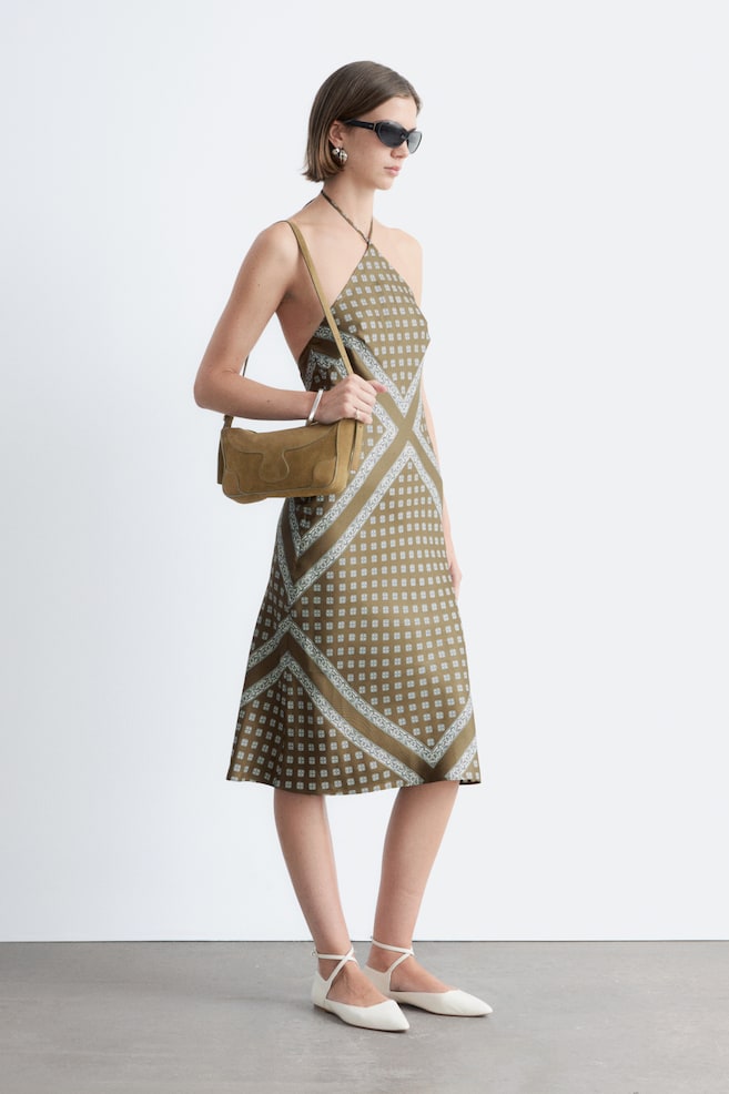 Vestido midi de seda con cuello halter - Verde caqui/Estampado - 1