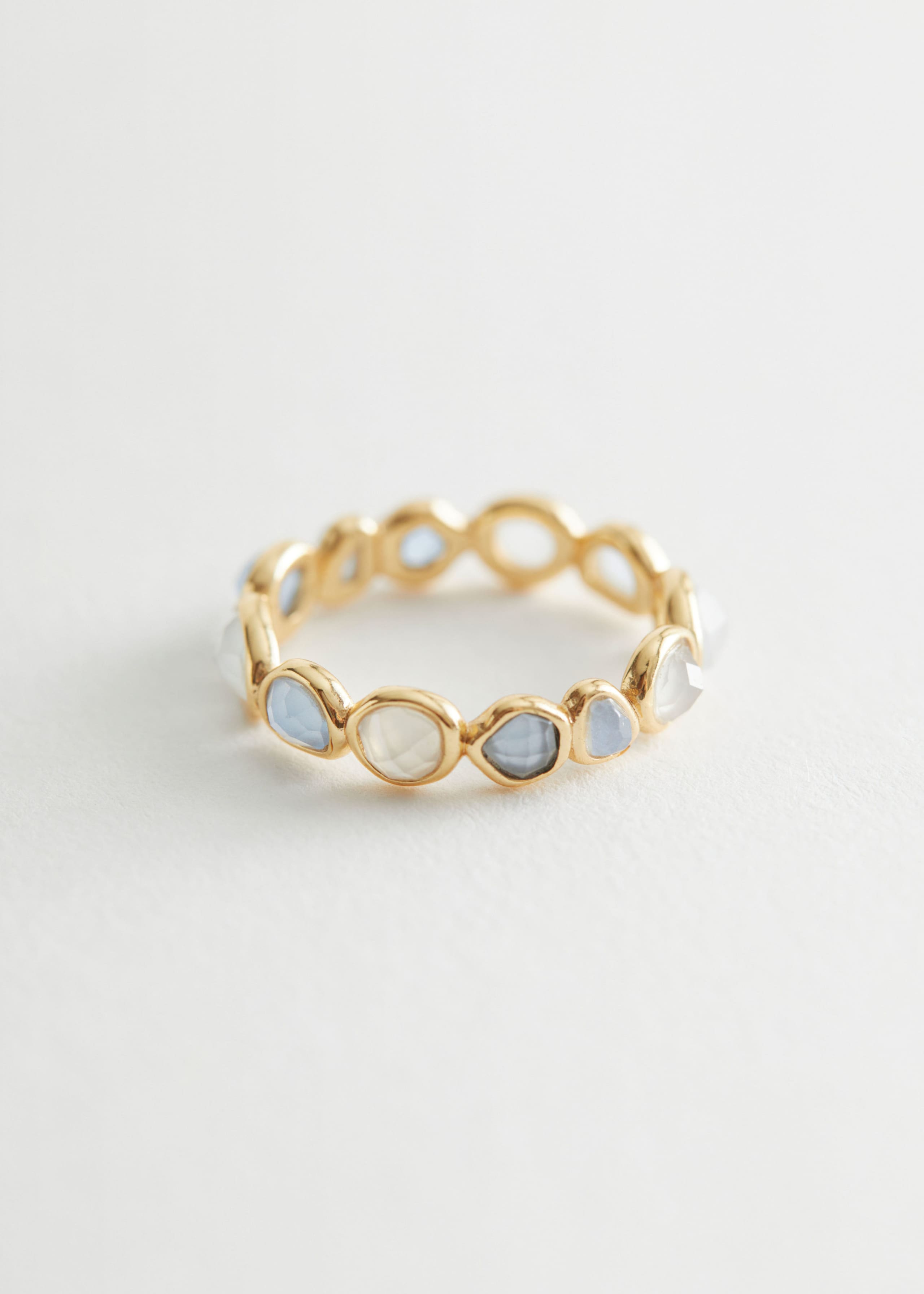 Ring mit organischen Glassteinen - Silber - Stillleben