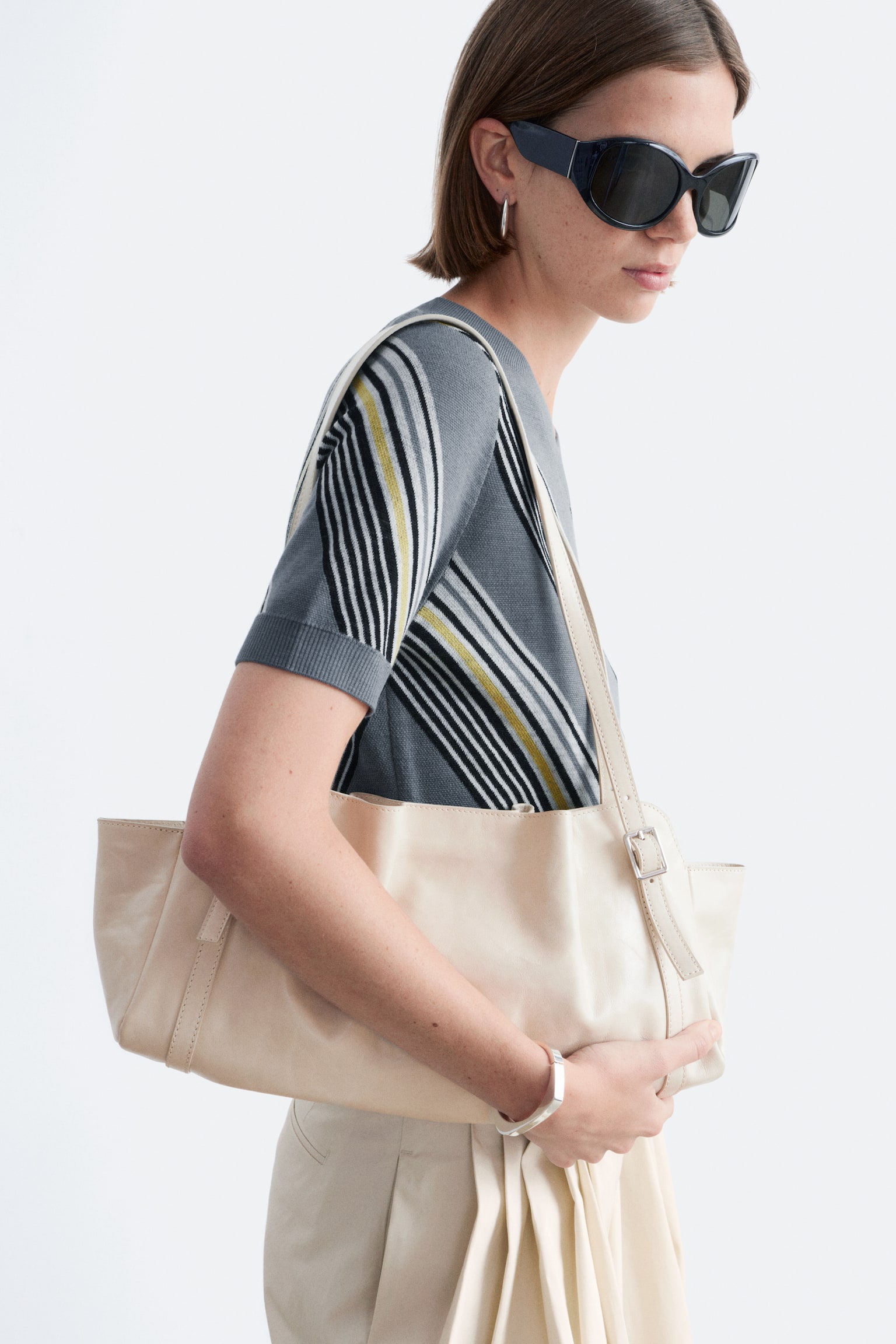 Bolso de hombro de perfil bajo en piel - Beige/Mint - 1