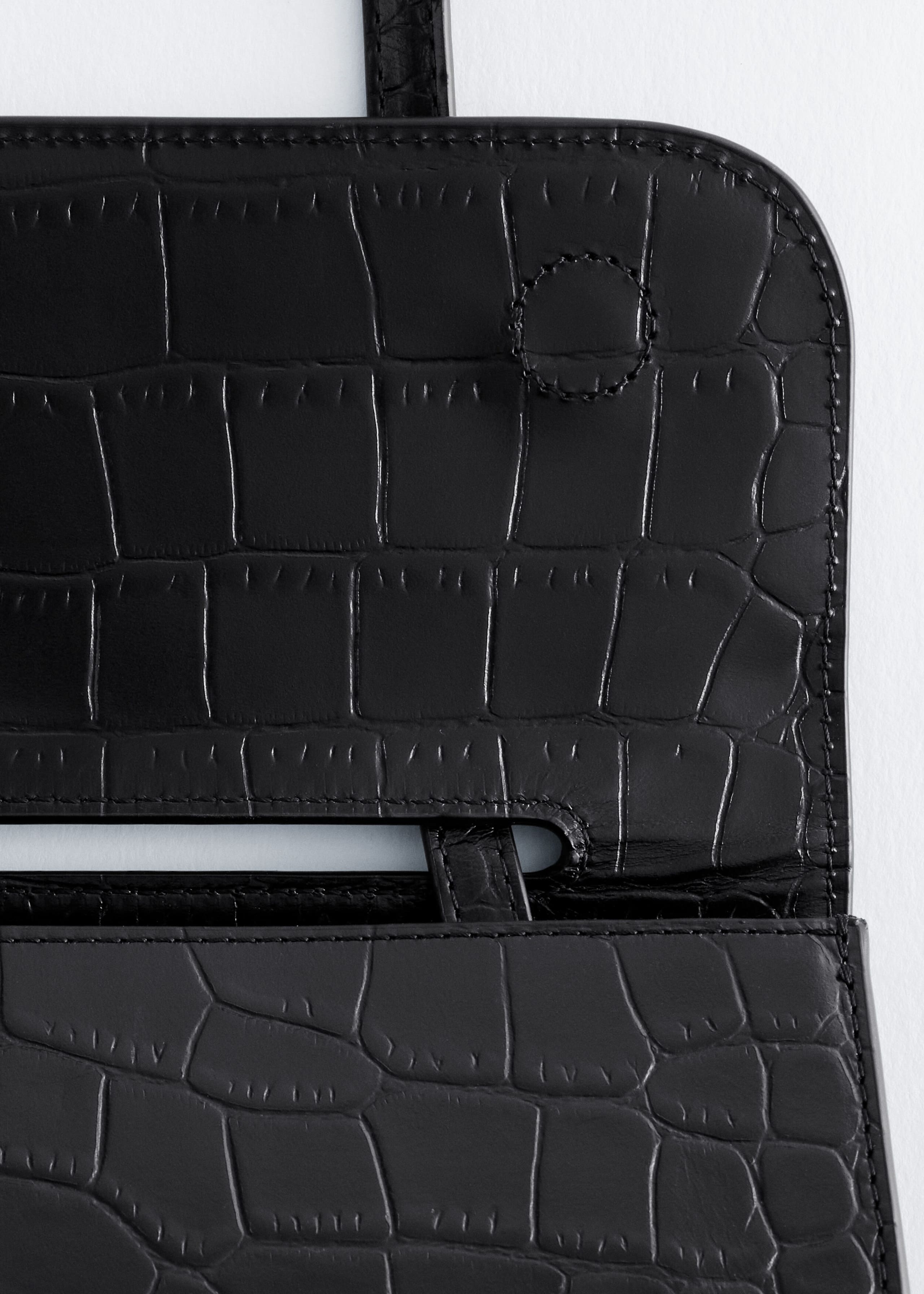 Croc-Effect Leather Shoulder Bag - {{variantName}} - Descriptive Detail