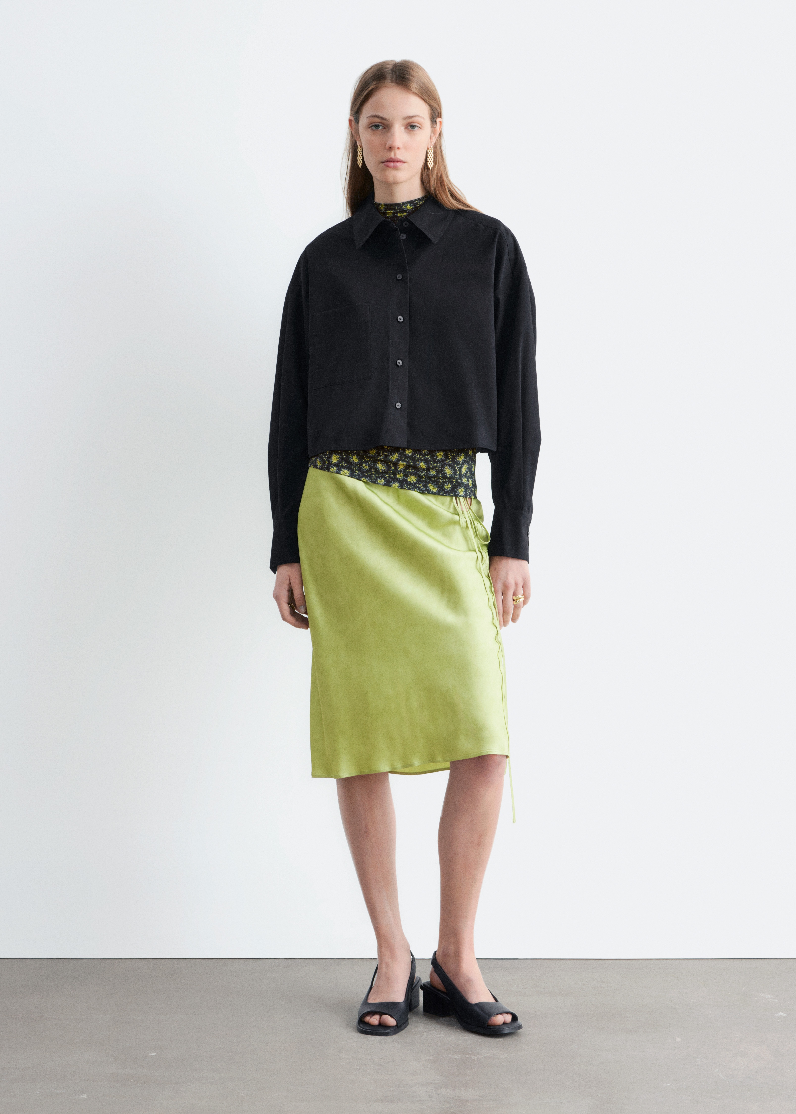 Krátká oversized bavlněná košile - Black/Béžová/modrá s pruhy/Pastelově růžová