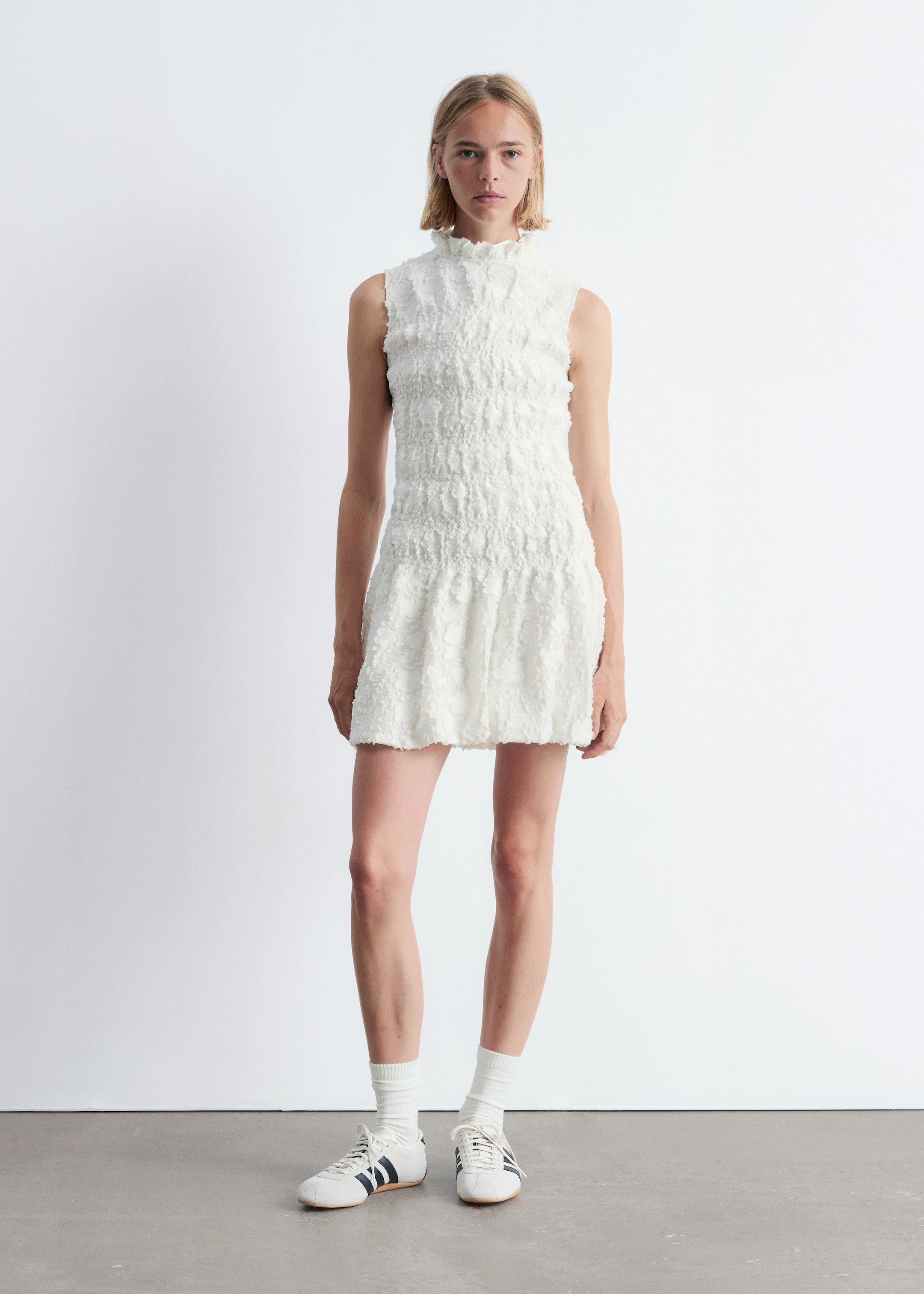 Se større billede: Smocksyet minikjole - Hvid - DAME | H&M DK 1