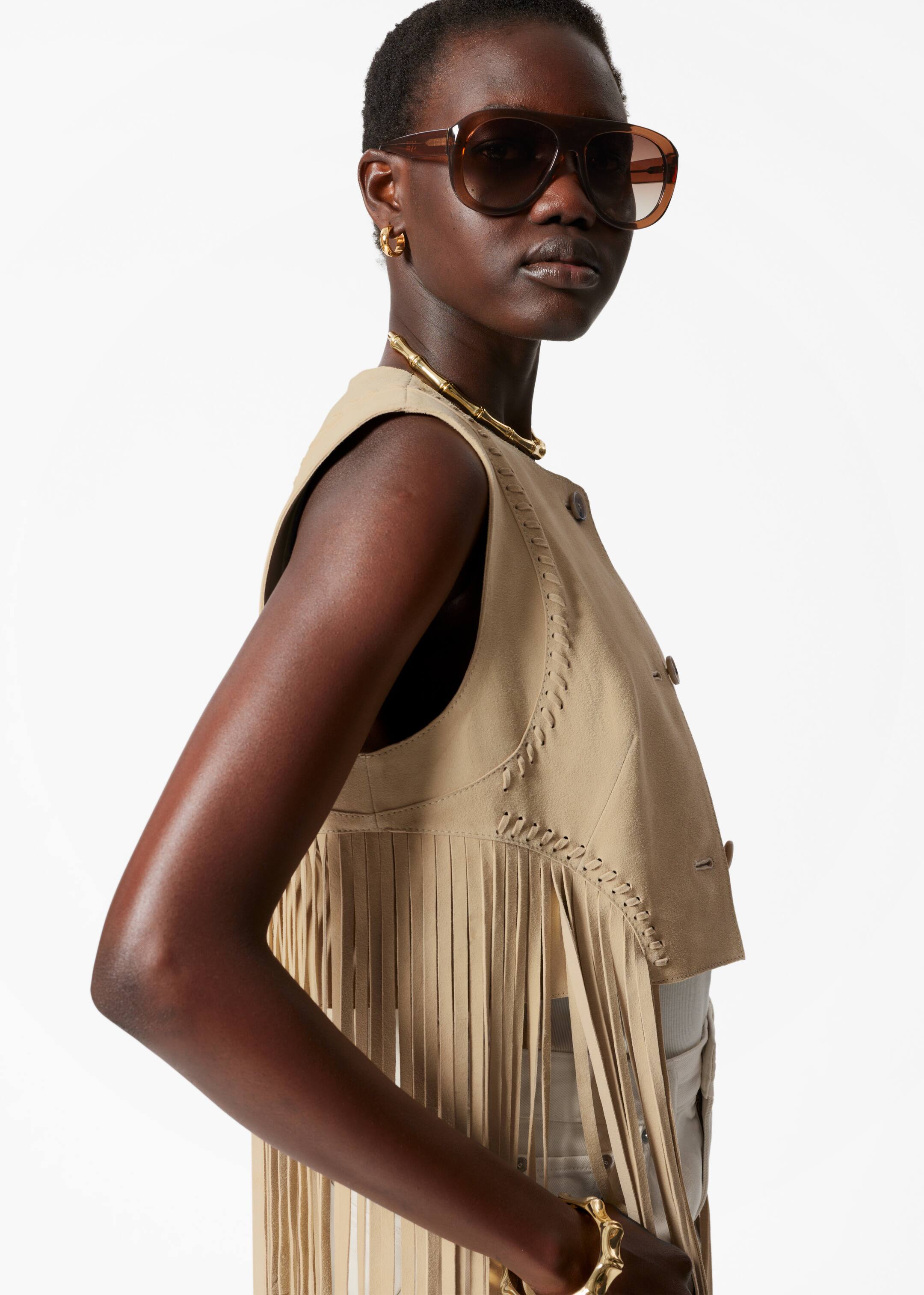 Visa större bild: Mockaväst med fransar - Beige - DAM | H&M SE 4