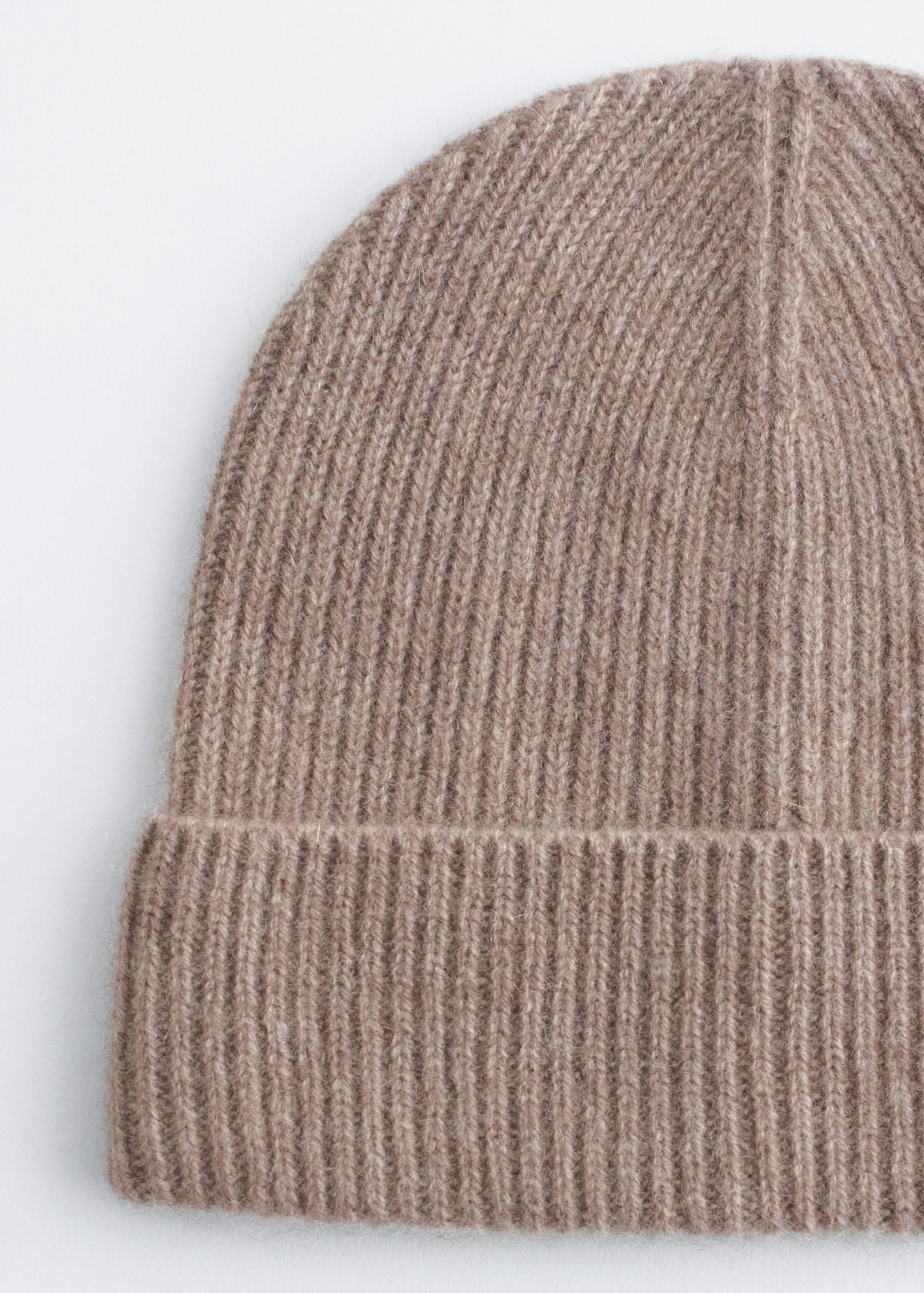 Cashmere Beanie - {{variantName}} - Descriptive Detail