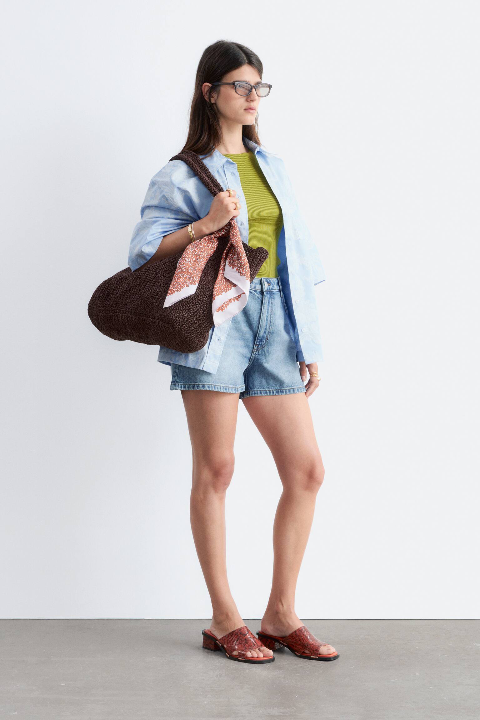 Lockere Jeansshorts - Mittelblau/Schwarz - 6