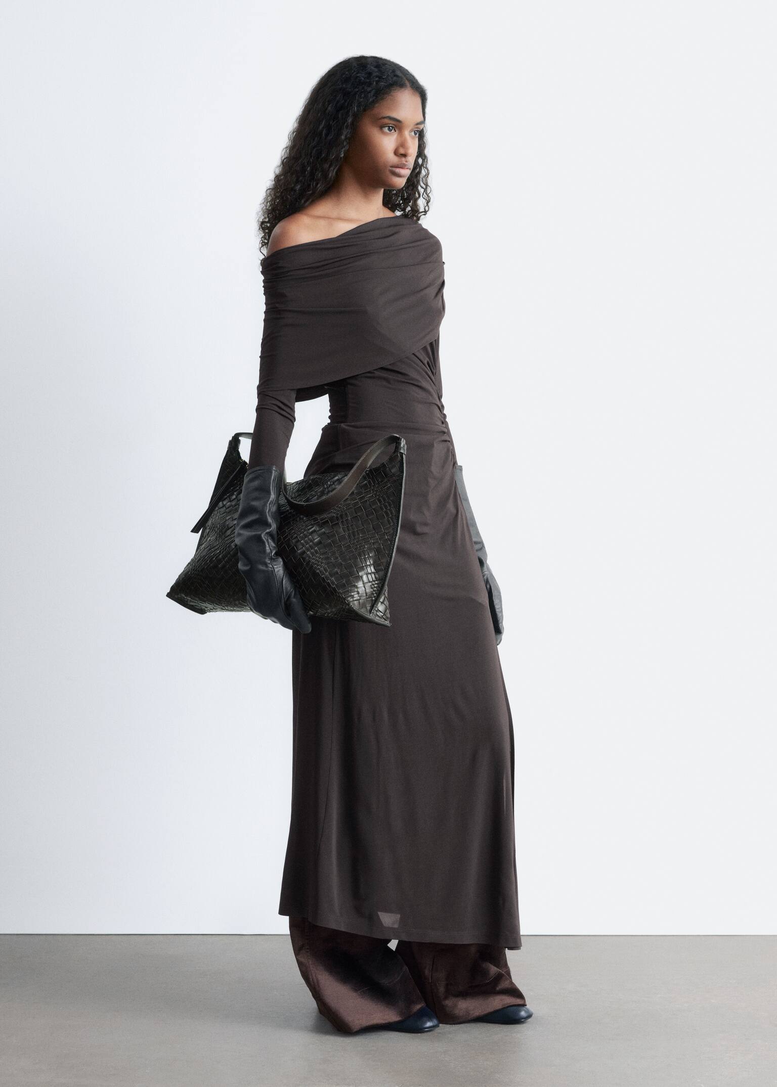 Abito midi drappeggiato - Marrone scuro - 1