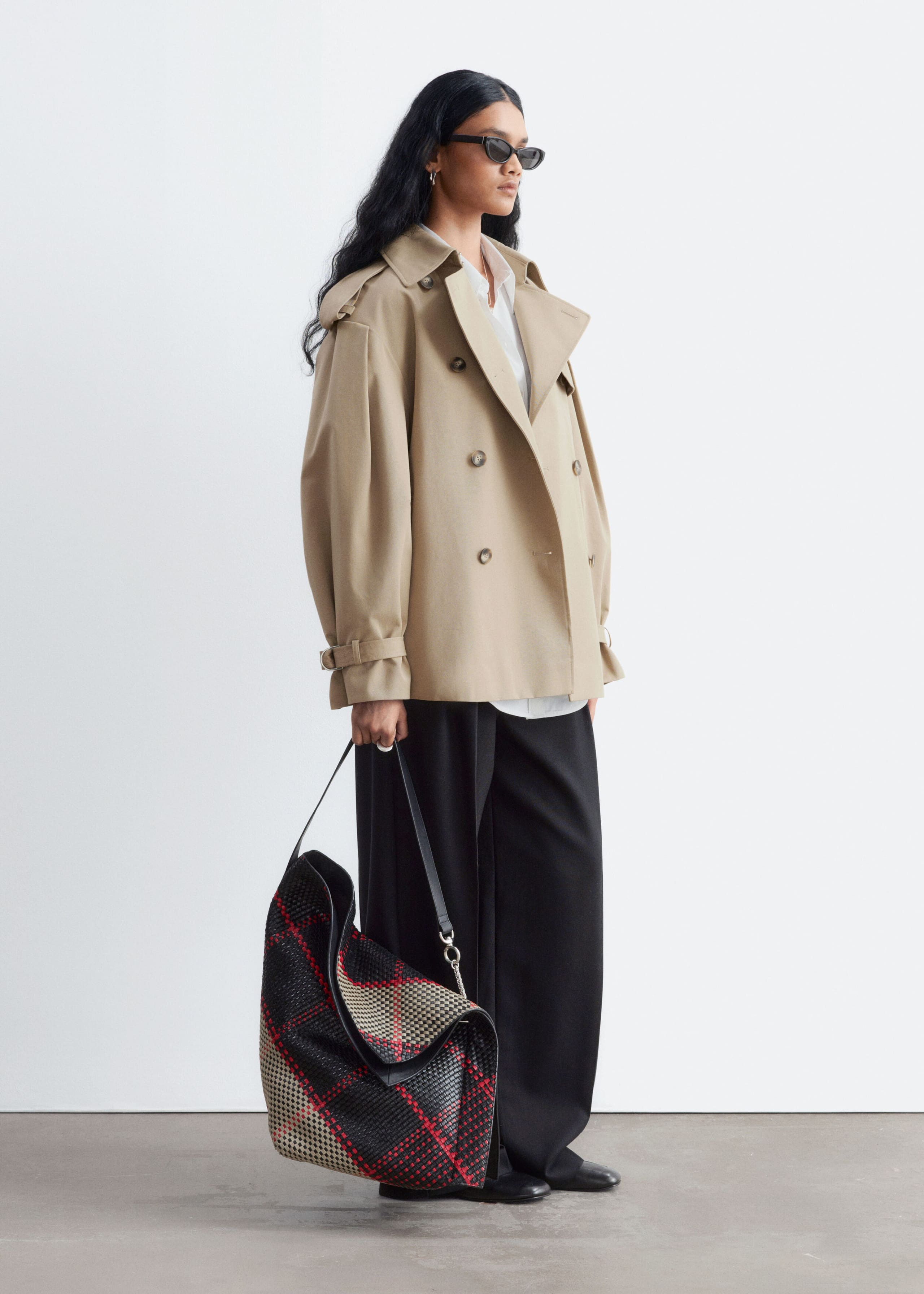 Kurzer Trenchcoat - Beige - Lookbook