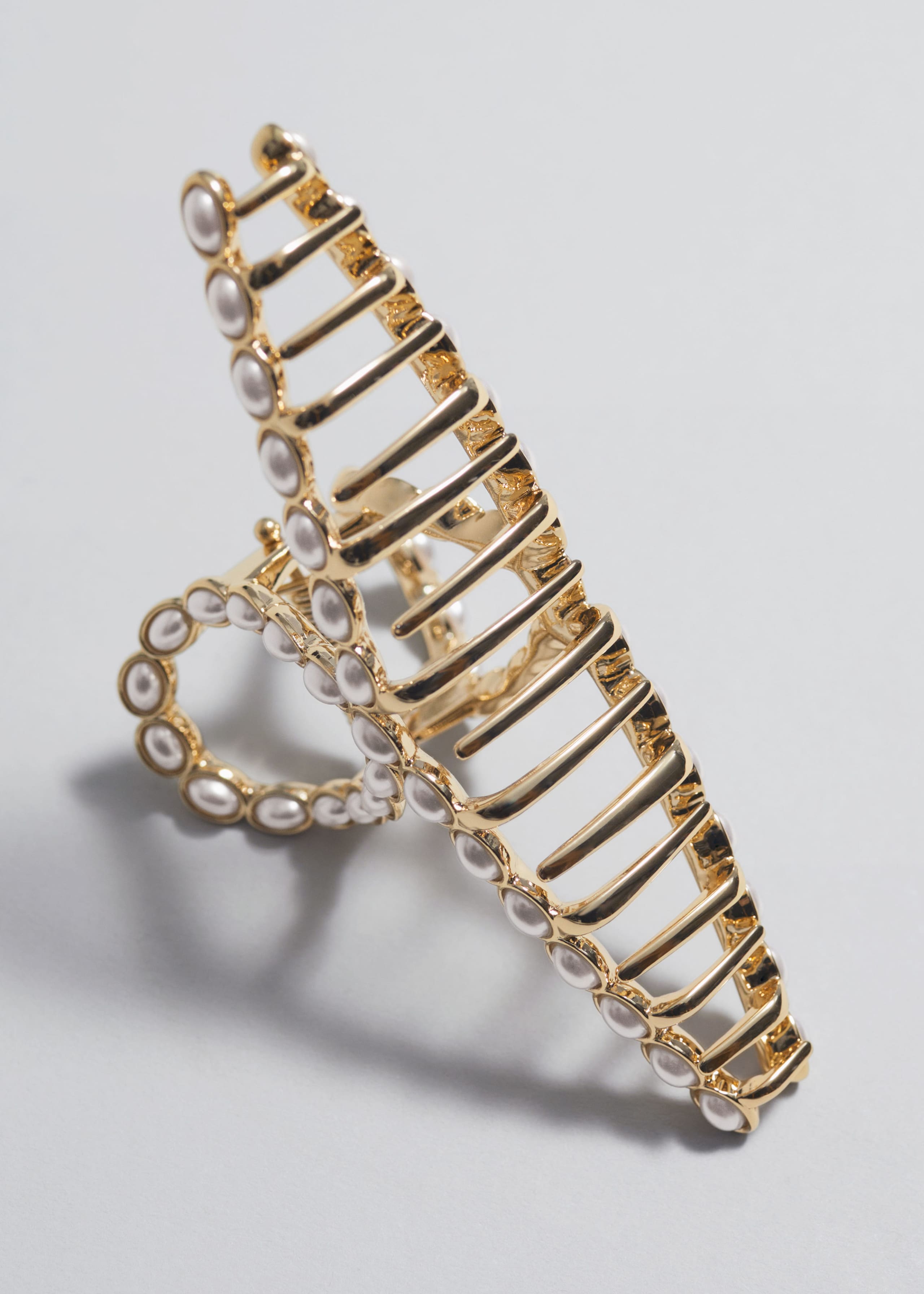 Pearl-Embellished Hair Clip - {{variantName}} - Descriptive Detail