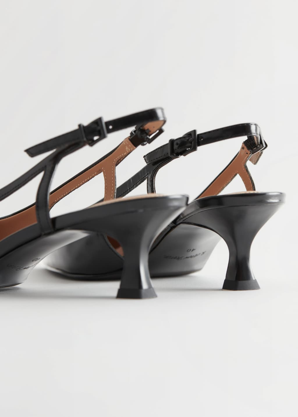 Image of Escarpins en cuir à bride arrière