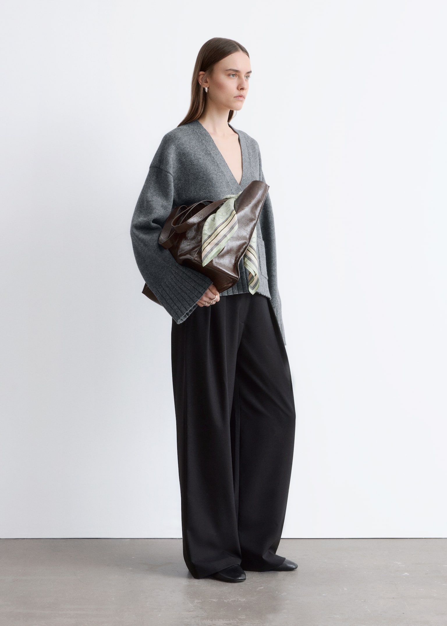 Tapered Knit Cardigan - Dark Grey/Beige - 7