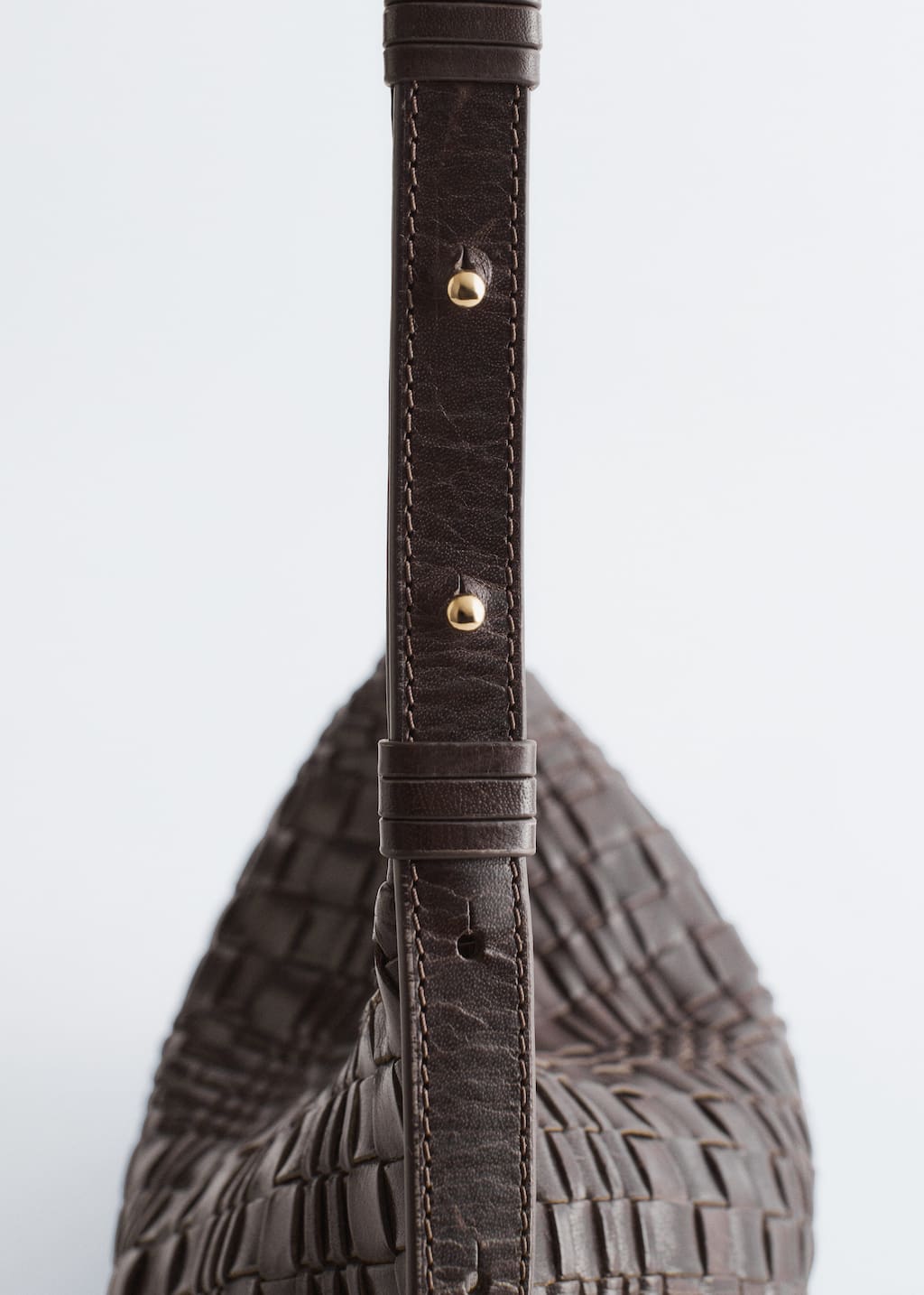 Image of Crossbodyväska i flätat läder