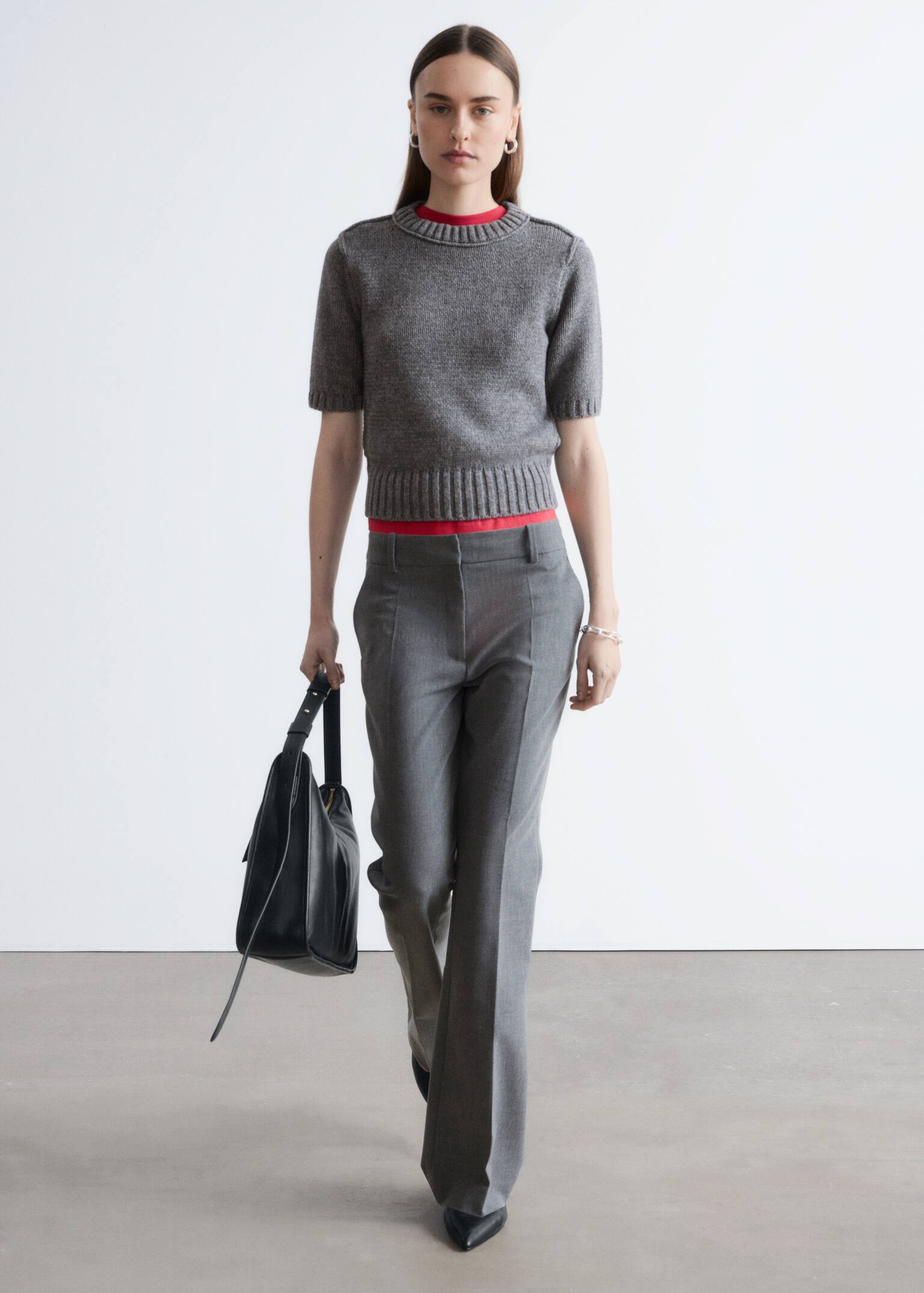 חולצת טי סרוגה מבד צמר מעורב - אפור מלנג' כהה/לבן - 5