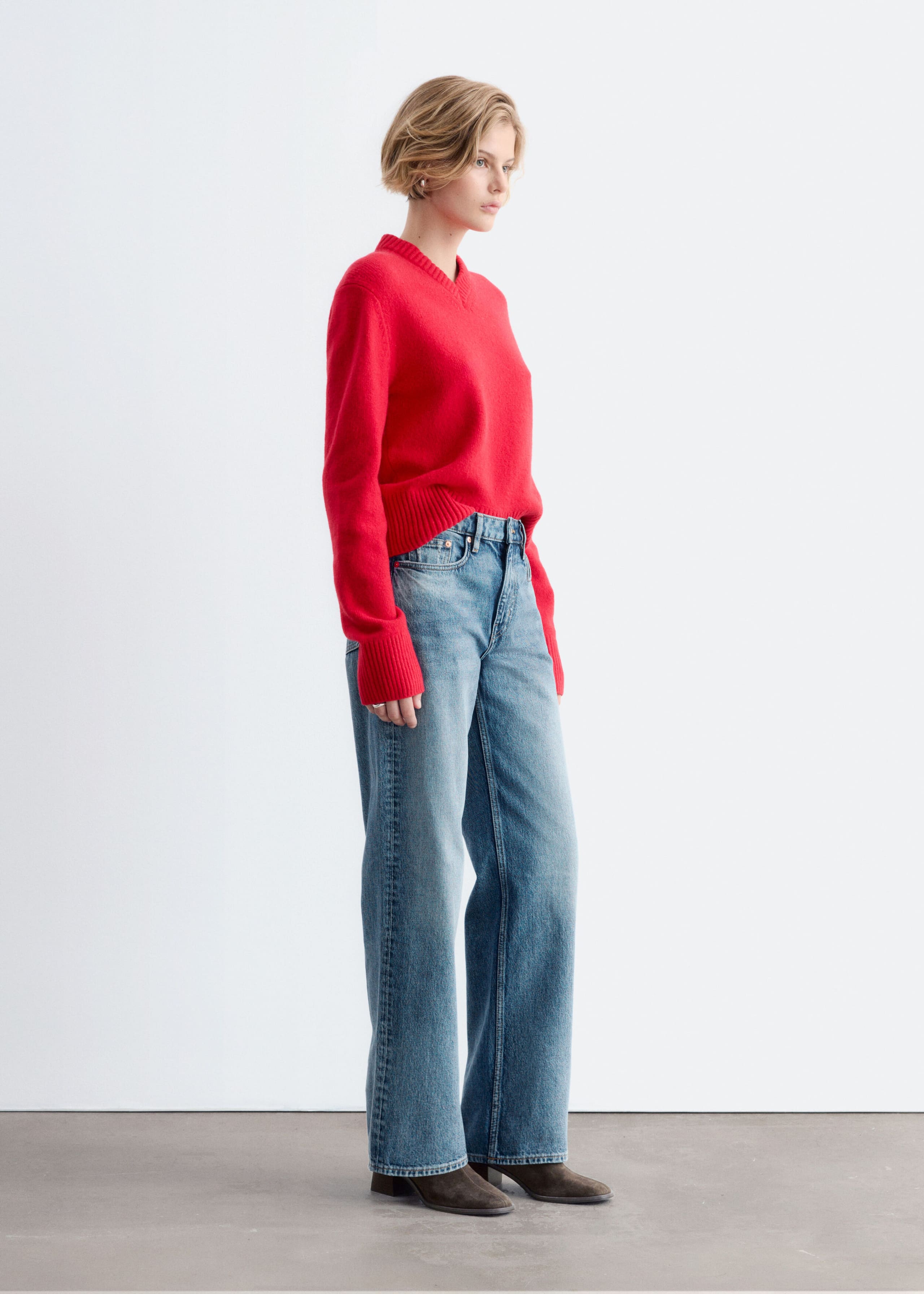 V-Neck Jumper - Dark Red - Lookbook