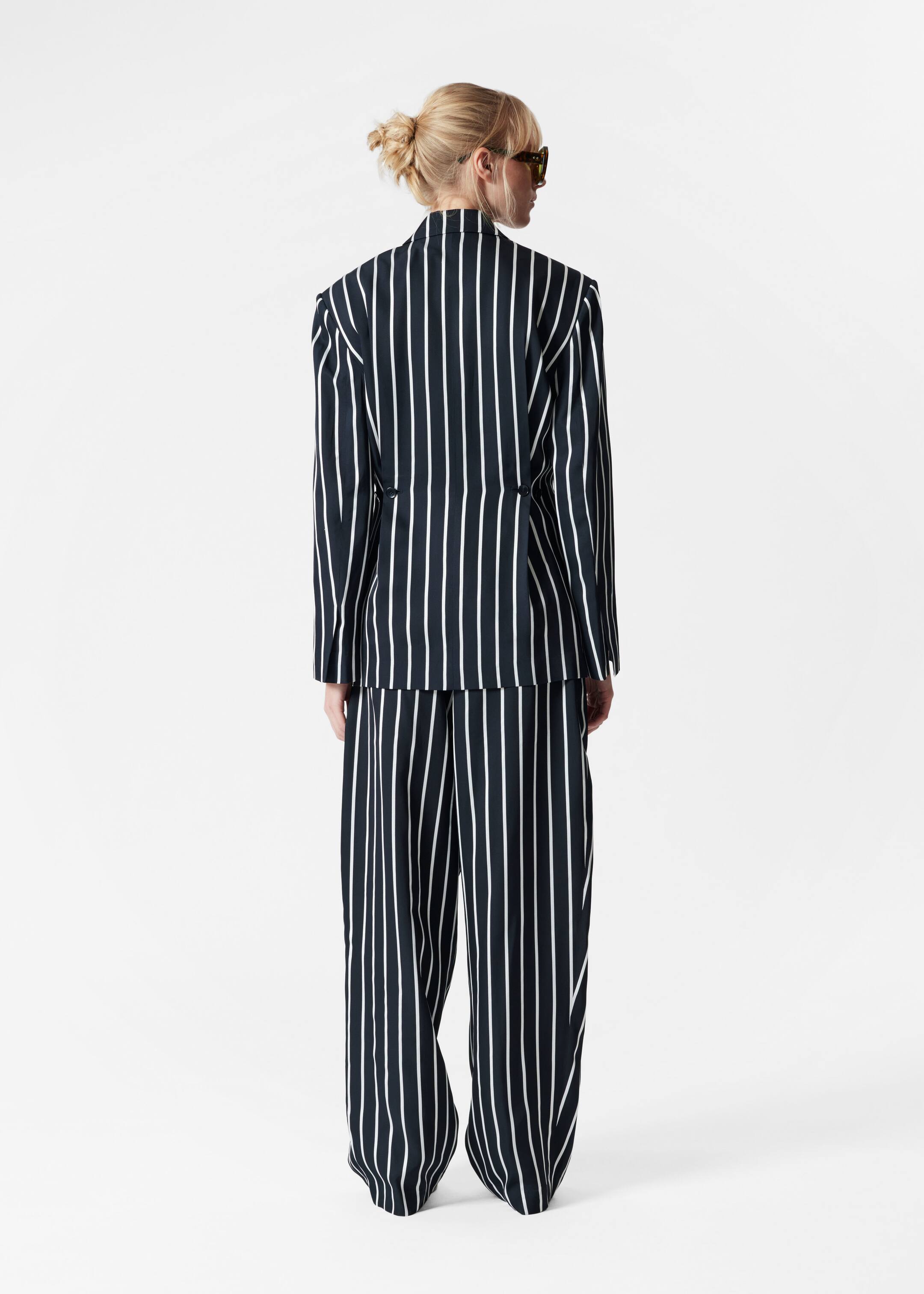 Agrandir l'image: Blazer habillé à larges épaules - Rayures bleu marine - FEMME | H&M FR 7
