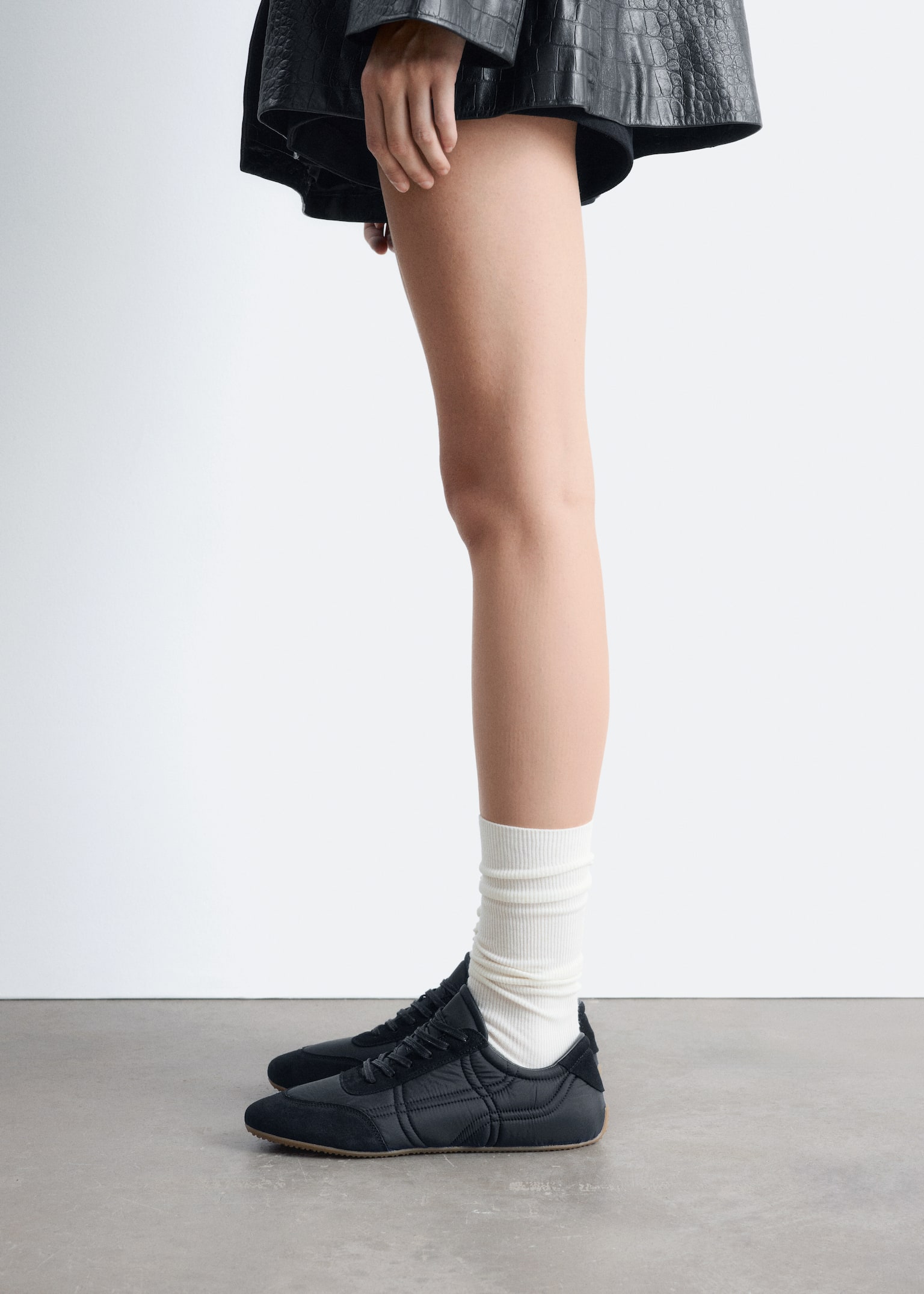 Sneakers con dettagli in pelle scamosciata - Nero/Bianco/Beige/Marrone