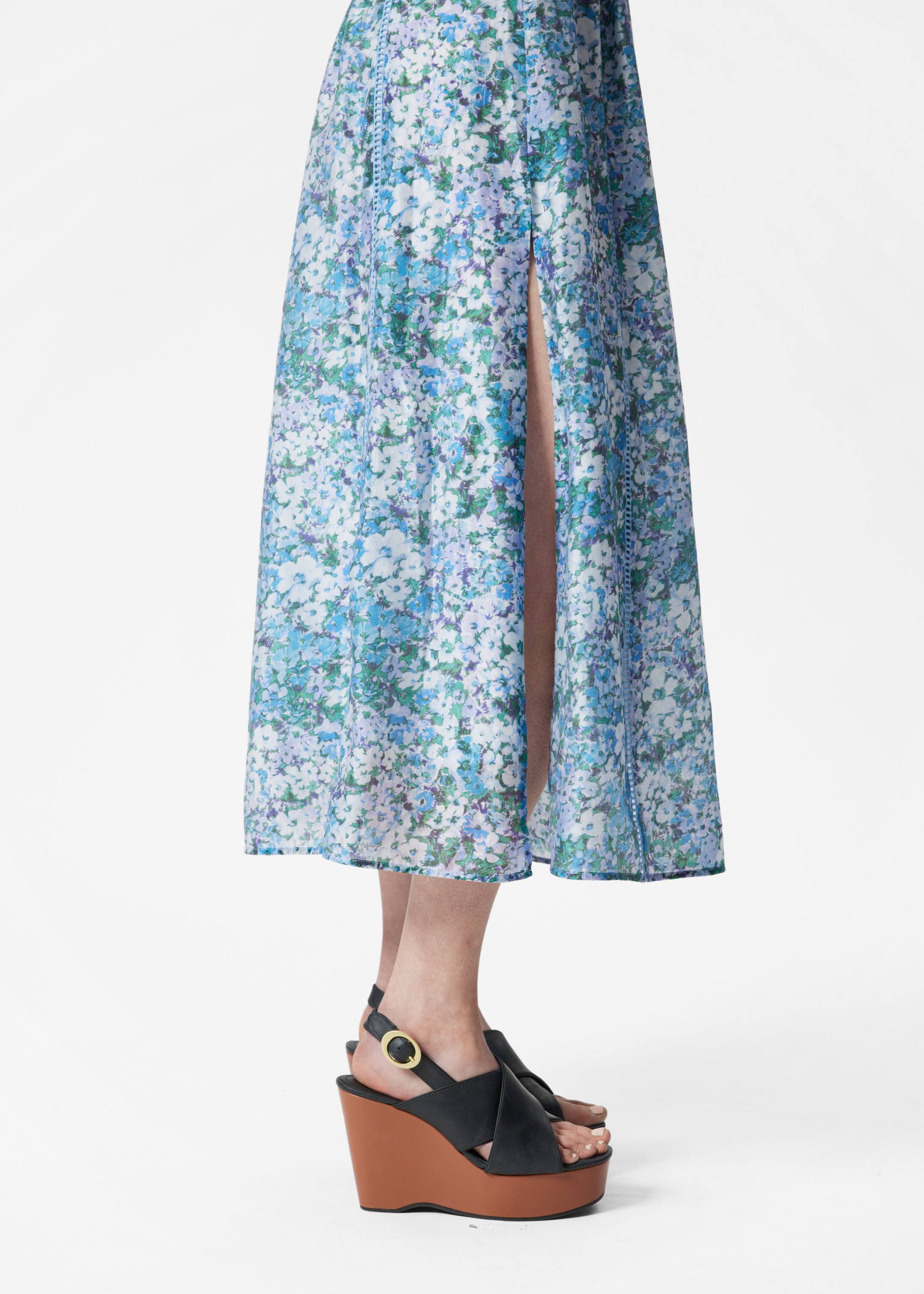 Grotere afbeelding bekijken: Midi-jurk met ruches - Blauwe bloemen - DAMES | H&M NL 3
