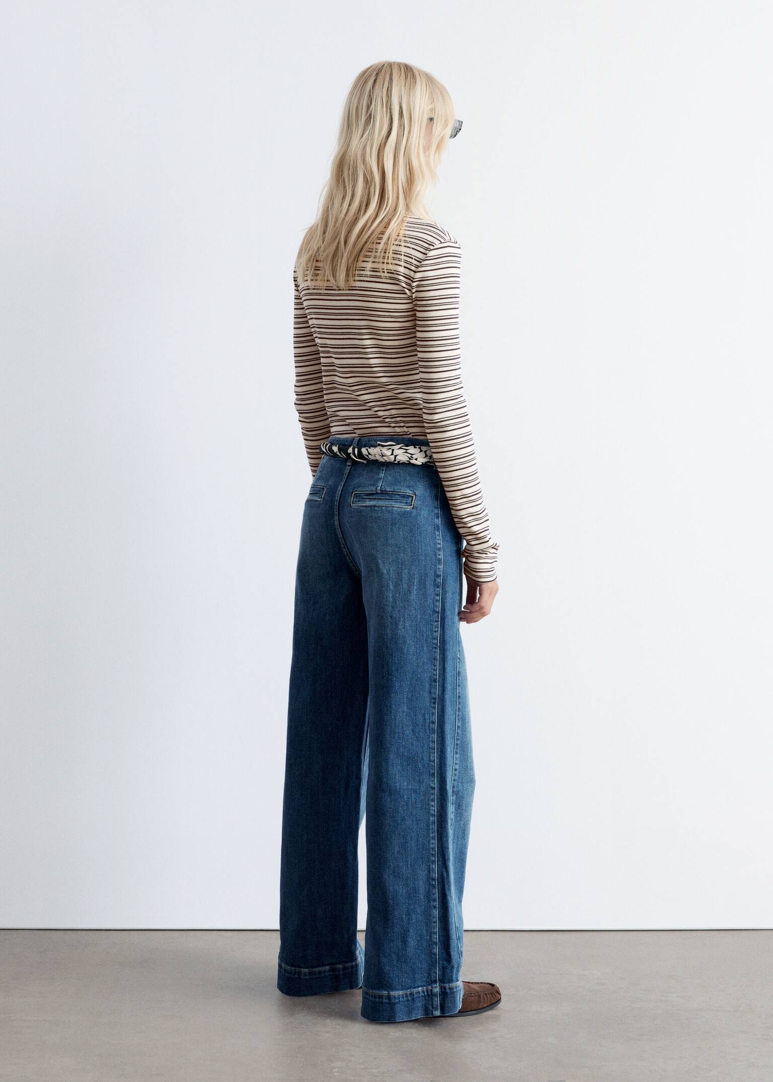 Regular Wide-Leg Jeans - Mid Blue Wash/Dark Blue - 8