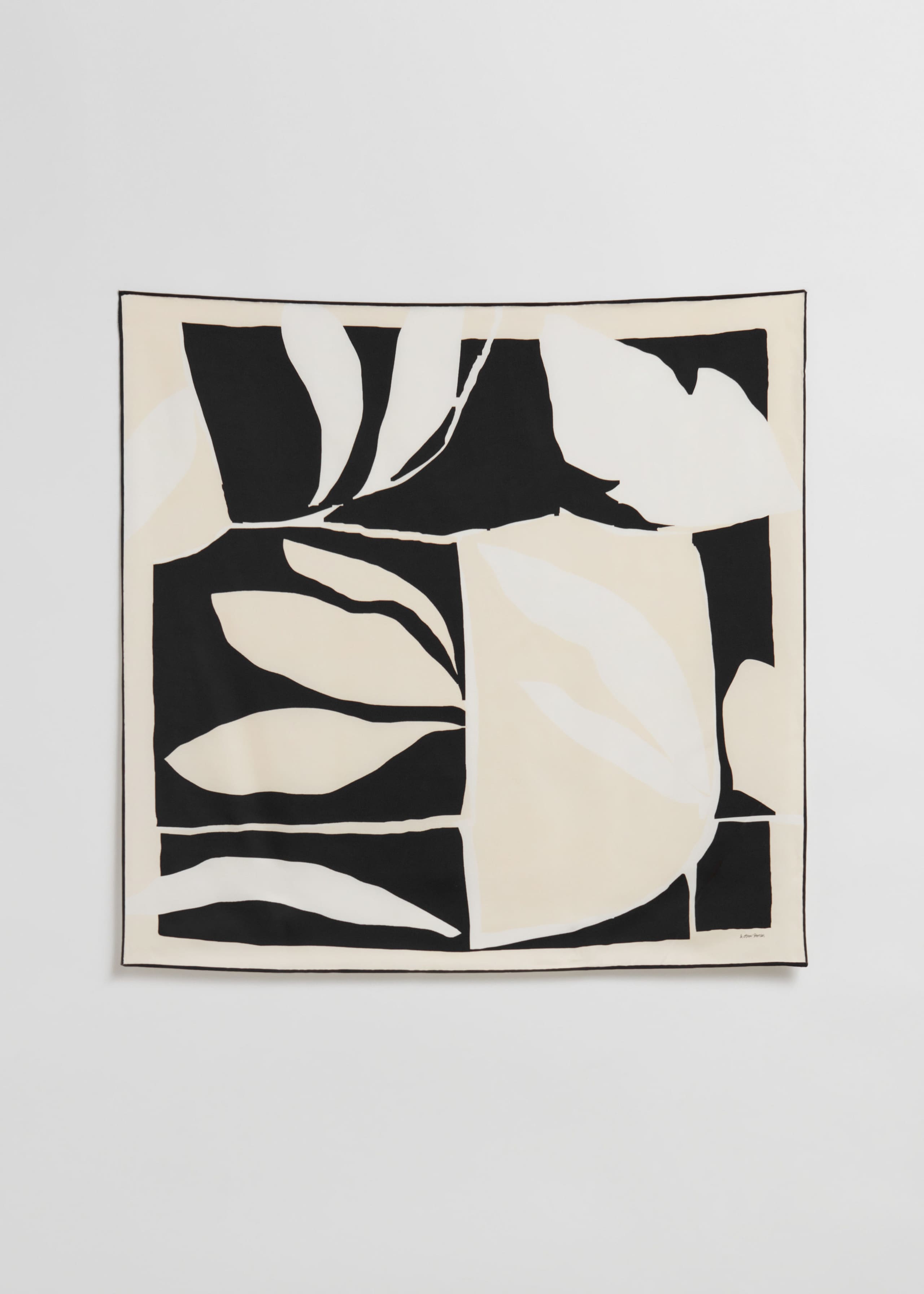 Kwadratowa apaszka z nadrukiem – Czarny – Martwa natura