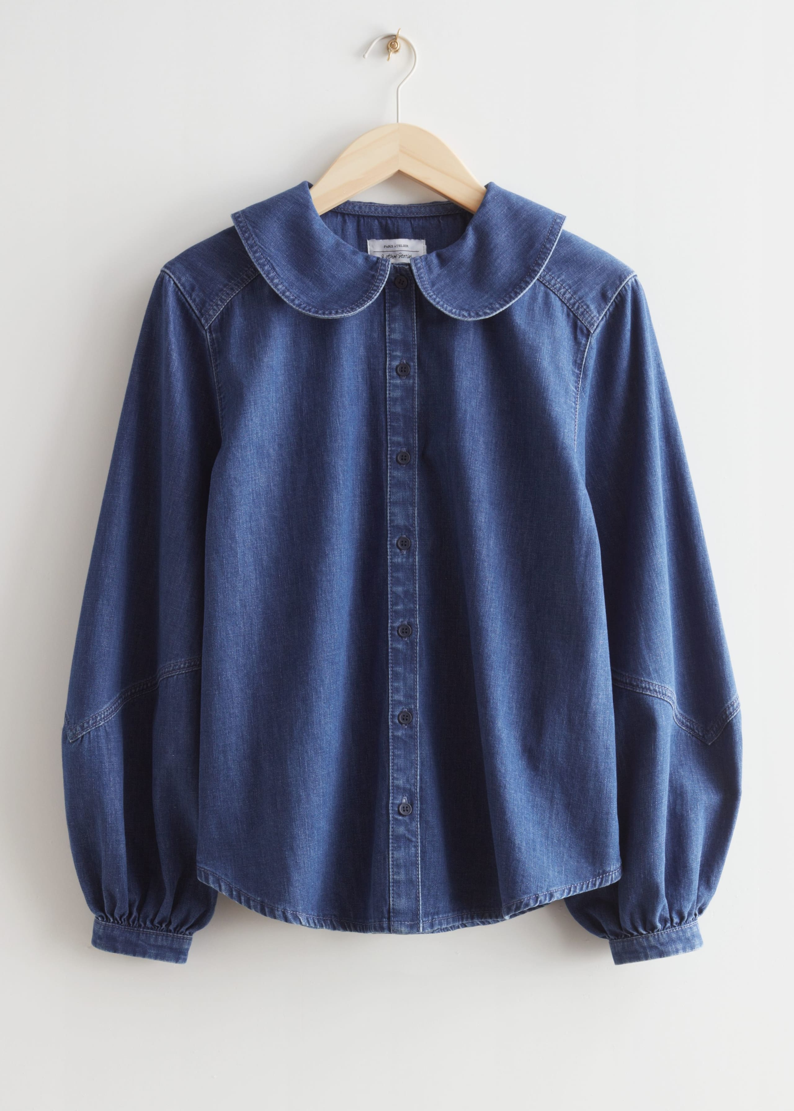 Peter Pan Collar Shirt - White - Natura morta
