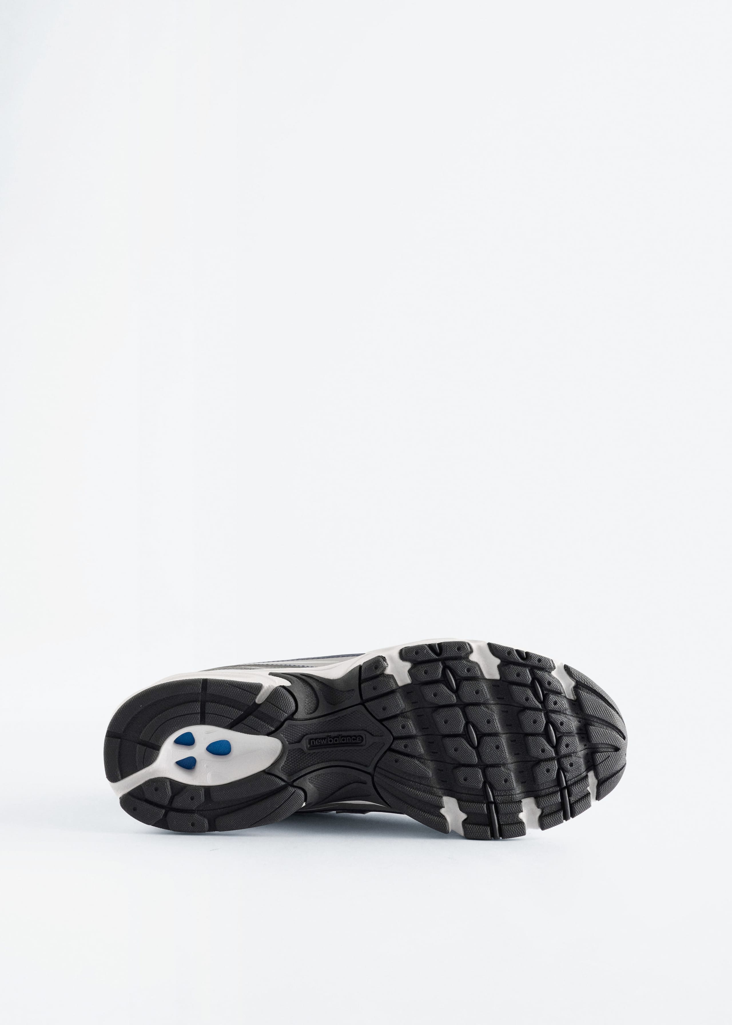 New Balance 740 Sneaker - Blau/Weiß - Stillleben