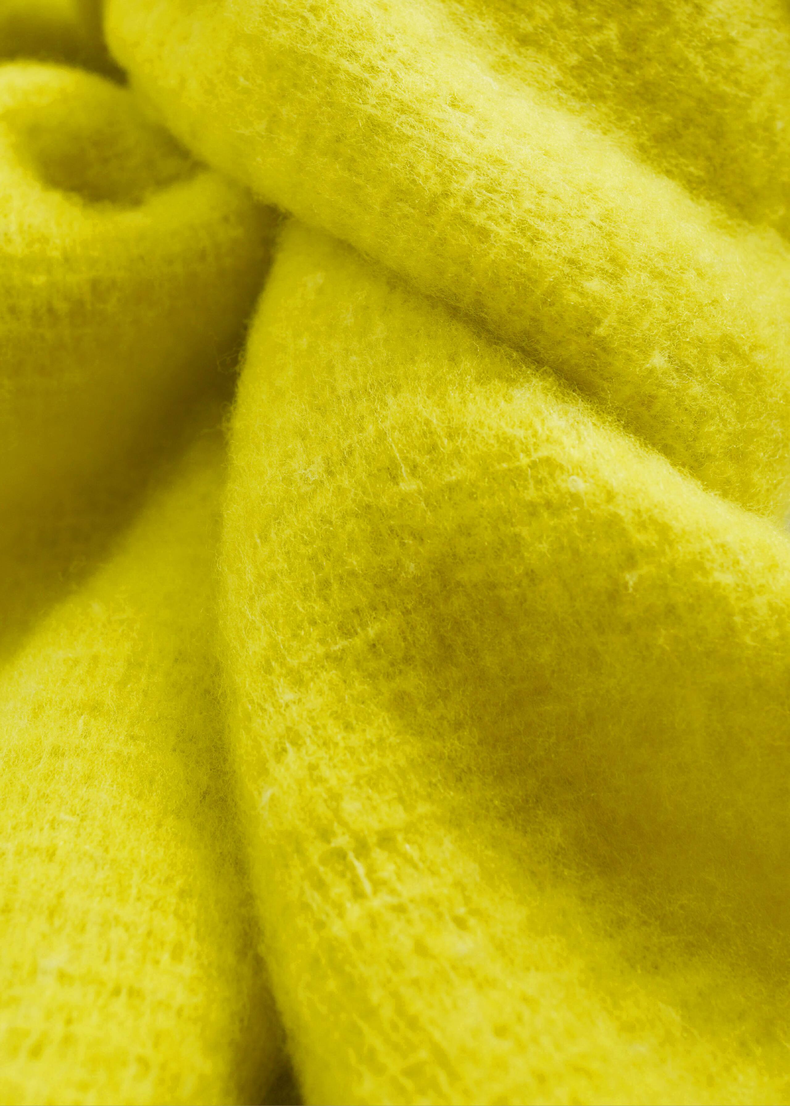 Fluffy Wool Blend Scarf - {{variantName}} - Descriptive Detail