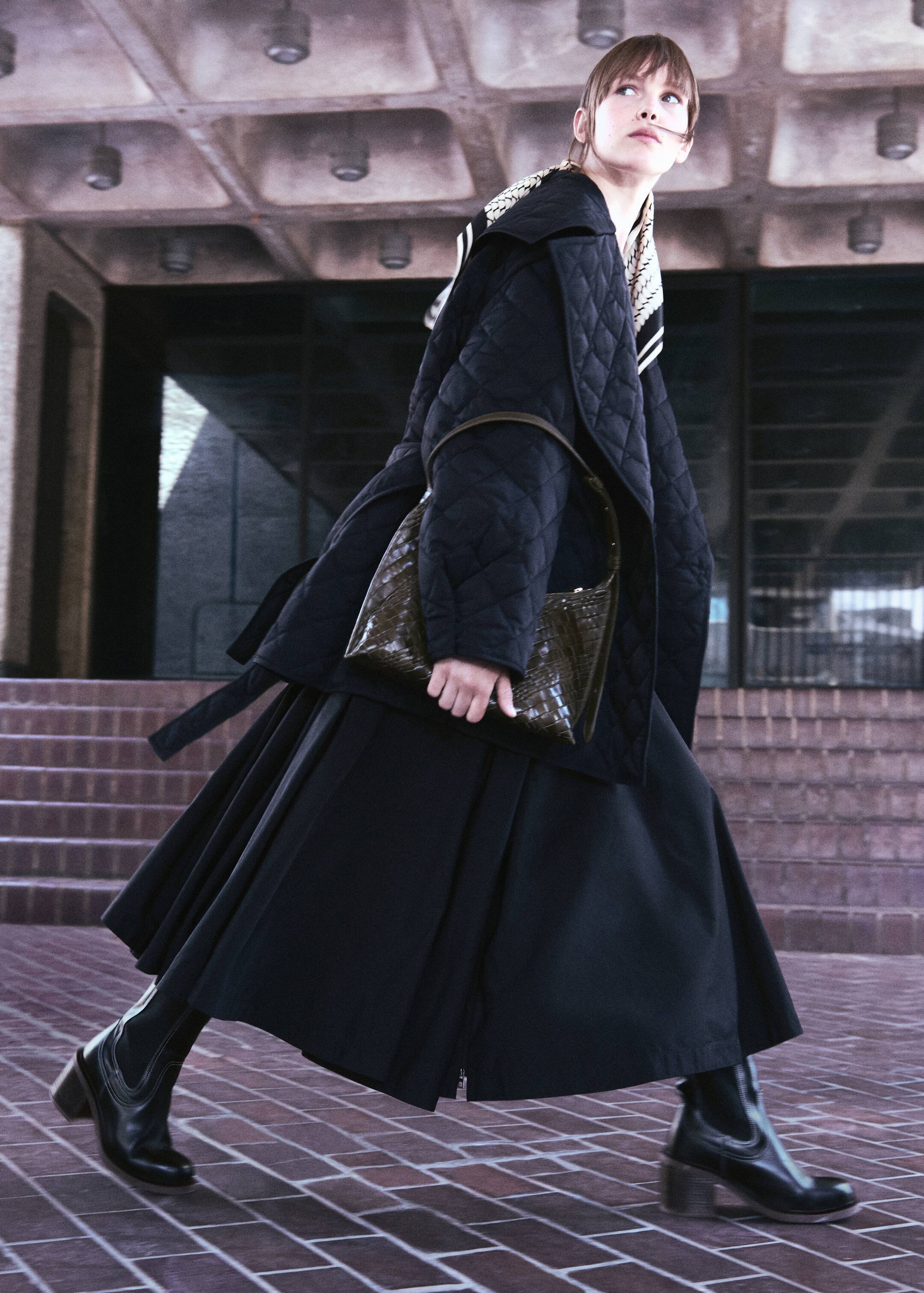 Größeres Bild anzeigen: Midirock in A-Linie mit Kordelzug - Schwarz - Ladies | H&M AT 8