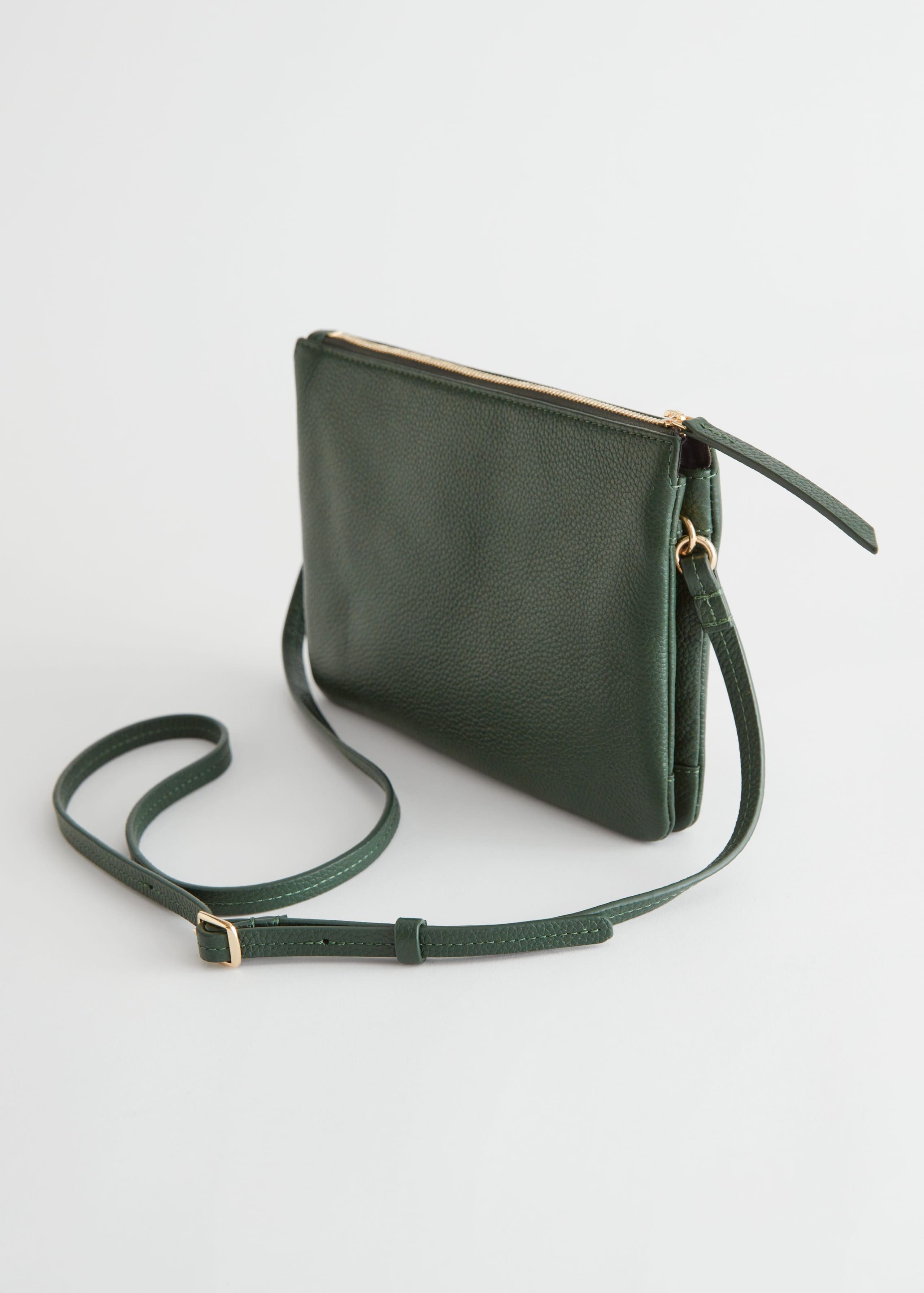 Borsa a tracolla piccola in pelle - Bottle Green - Natura morta